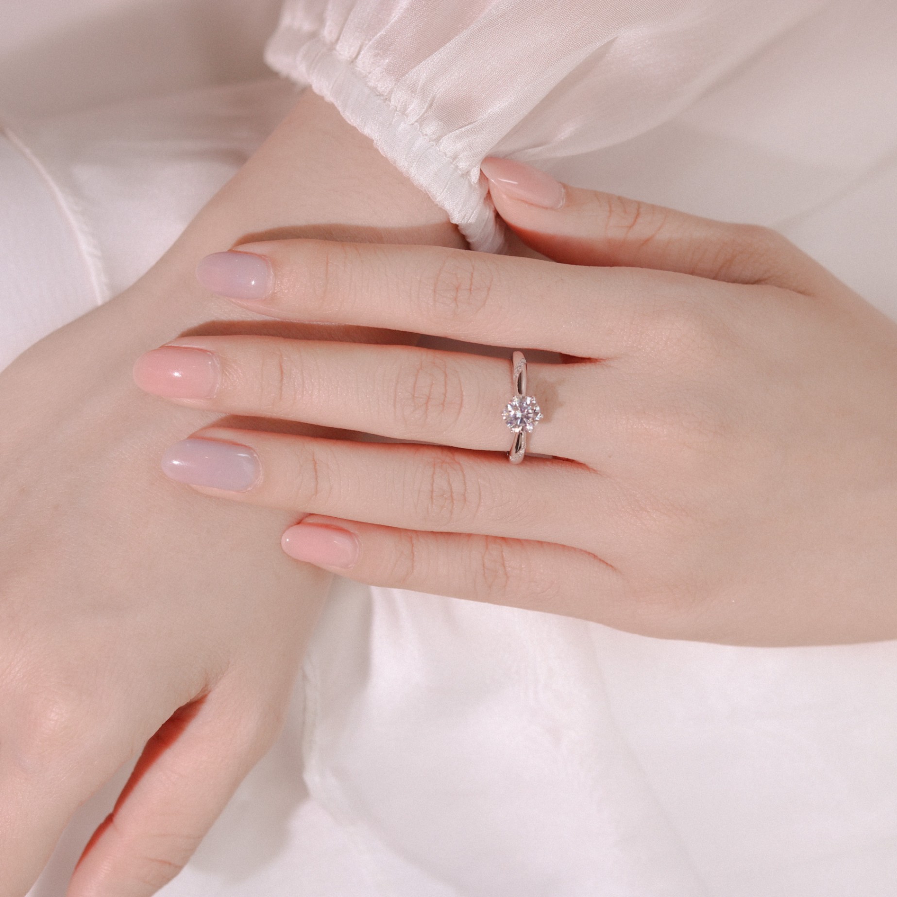 Nhẫn nữ bạc xi bạch kim đá Moissanite 6.5 ly kiểm định GRA LAVESTA KC142 tinh tế, thời thượng