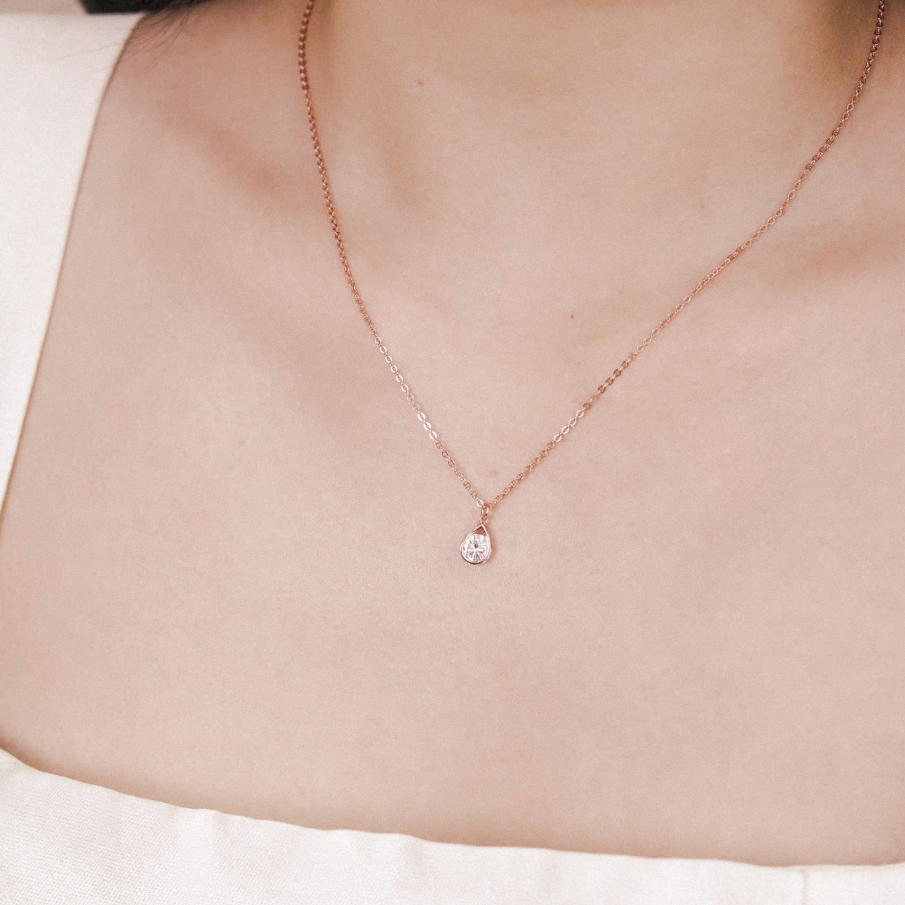 Dây chuyền bạc nữ mạ vàng hồng 18K cao cấp LAVESTA LAV196 Ori thiết kế mặt giọt lệ đính đá nữ tính, sang trọng ( Orichan )