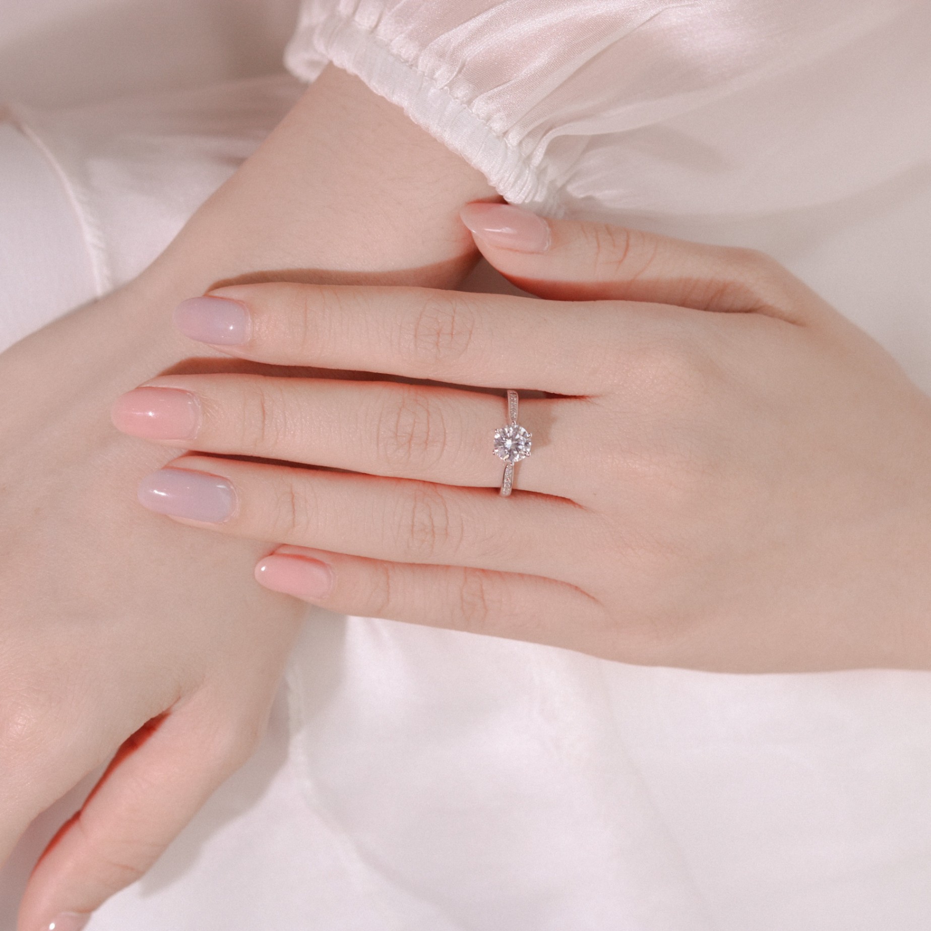 Nhẫn nữ bạc xi bạch kim đá Moissanite 6.5 ly kiểm định GRA LAVESTA KC143 sang trọng, thời thượng