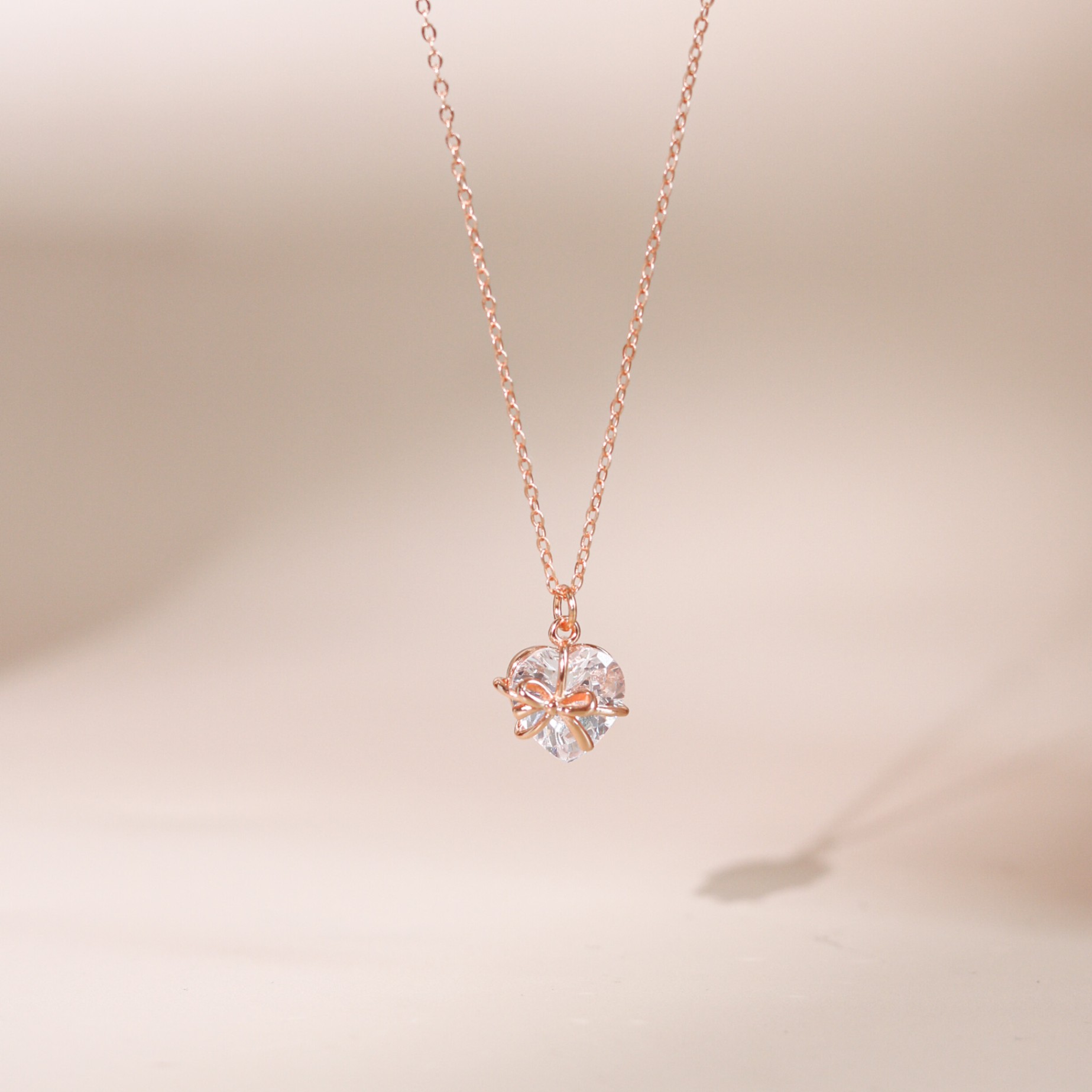 Dây chuyền bạc nữ mạ vàng hồng 18K cao cấp LAVESTA LAV197 Crystal thiết kế mặt trái tim ngọt ngào và sang trọng