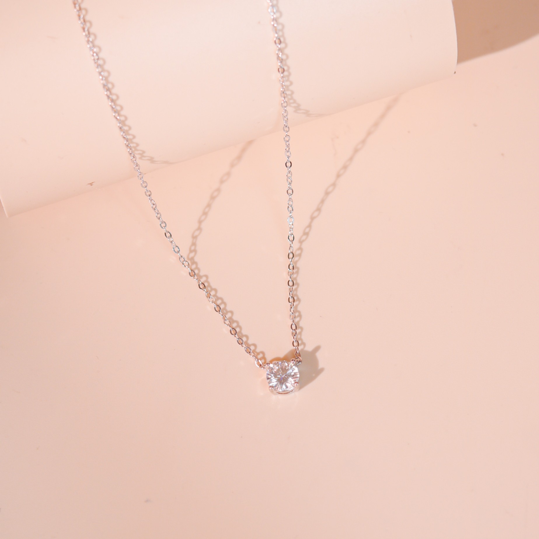 Dây chuyền nữ bạc xi bạch kim đá Moissanite 6.5 ly kiểm định GRA LAVESTA KC135 Only you mang vẻ đẹp duy nhất, sang trọng
