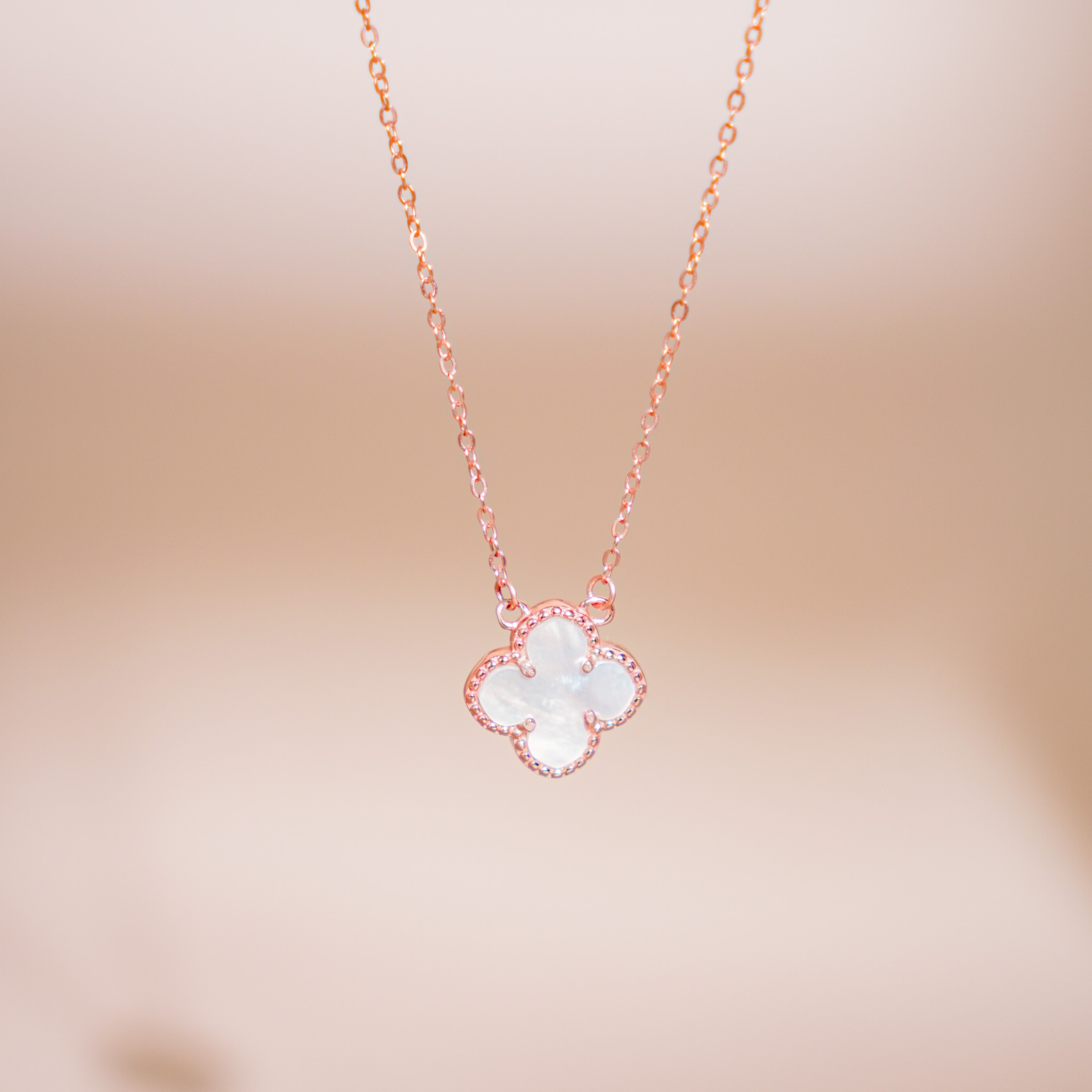 Dây chuyền bạc nữ mạ vàng hồng 18K LAVESTA LAV203 cổ bốn lá thiết kế sang chảnh, thời thượng