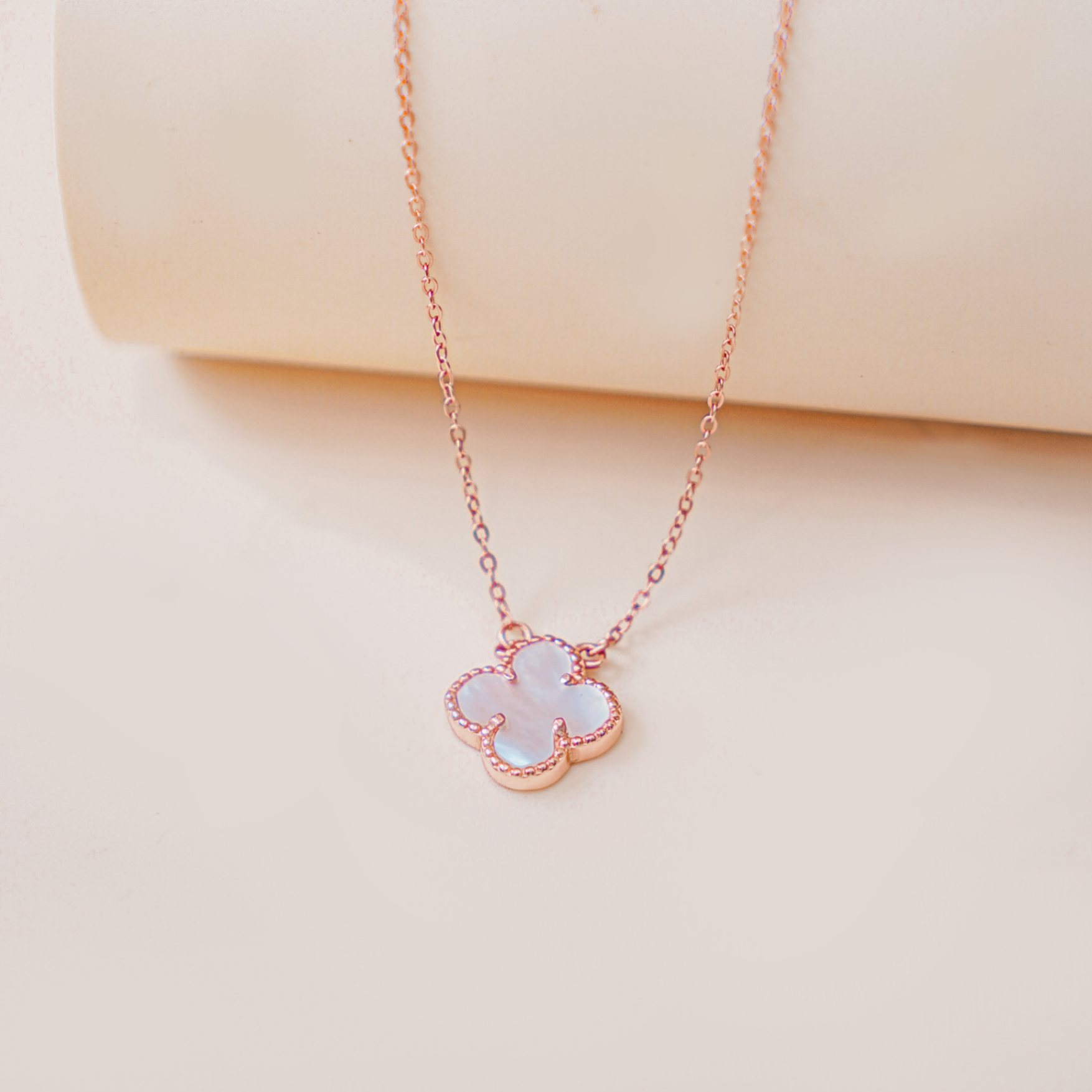 Dây chuyền bạc nữ mạ vàng hồng 18K LAVESTA LAV203 cổ bốn lá thiết kế sang chảnh, thời thượng