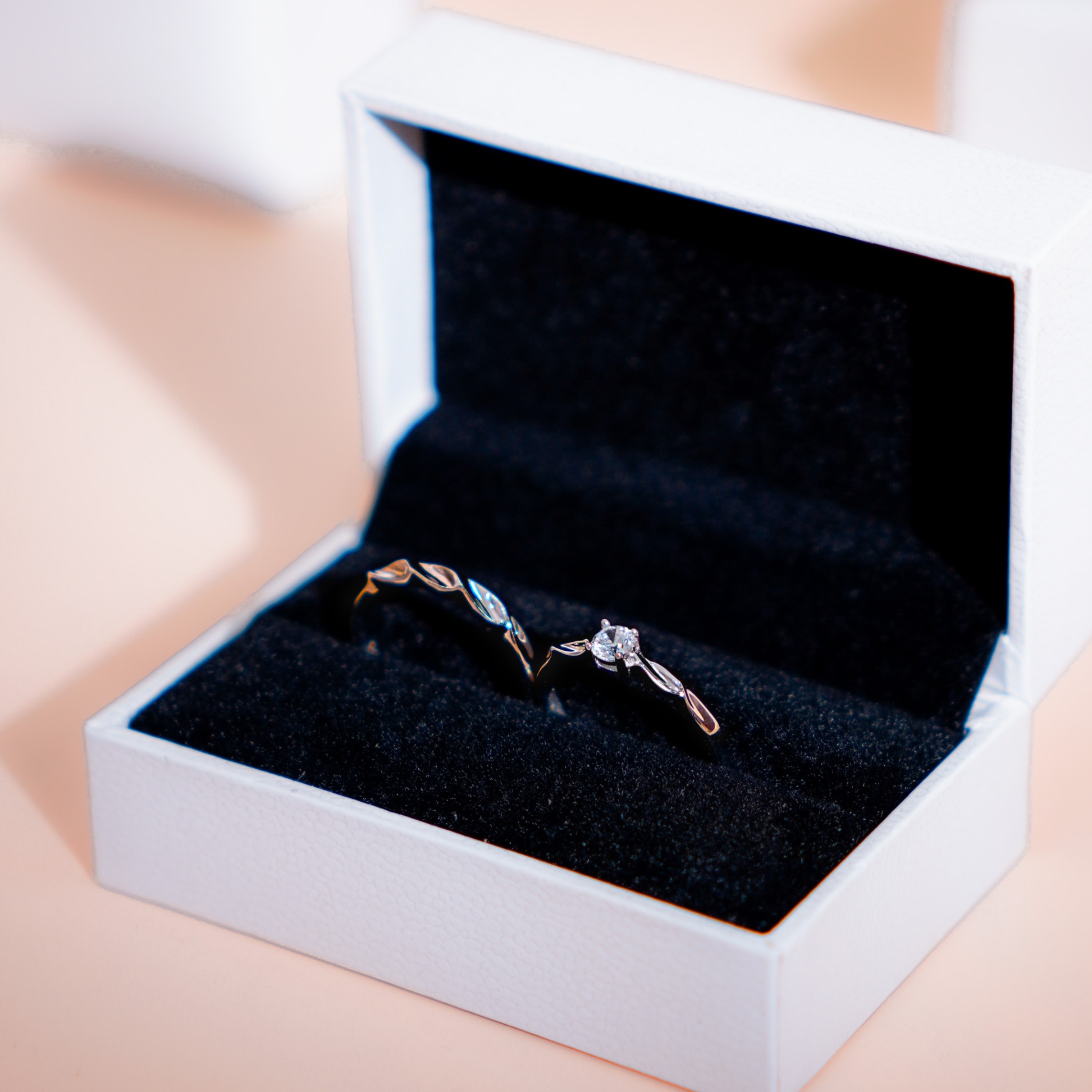 Nhẫn đôi bạc nam nữ đính đá Moissanite 4 ly kiểm định GRA, bạc xi bạch kim KC151 LAVESTA