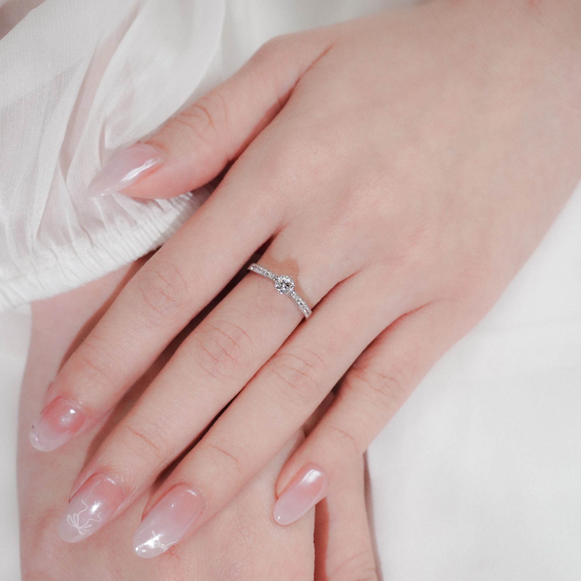 Nhẫn bạc nữ đính đá Moissanite bạc xi bạch kim 4 ly kiểm định GRA LAVESTA KC90 thanh lịch, tinh tế