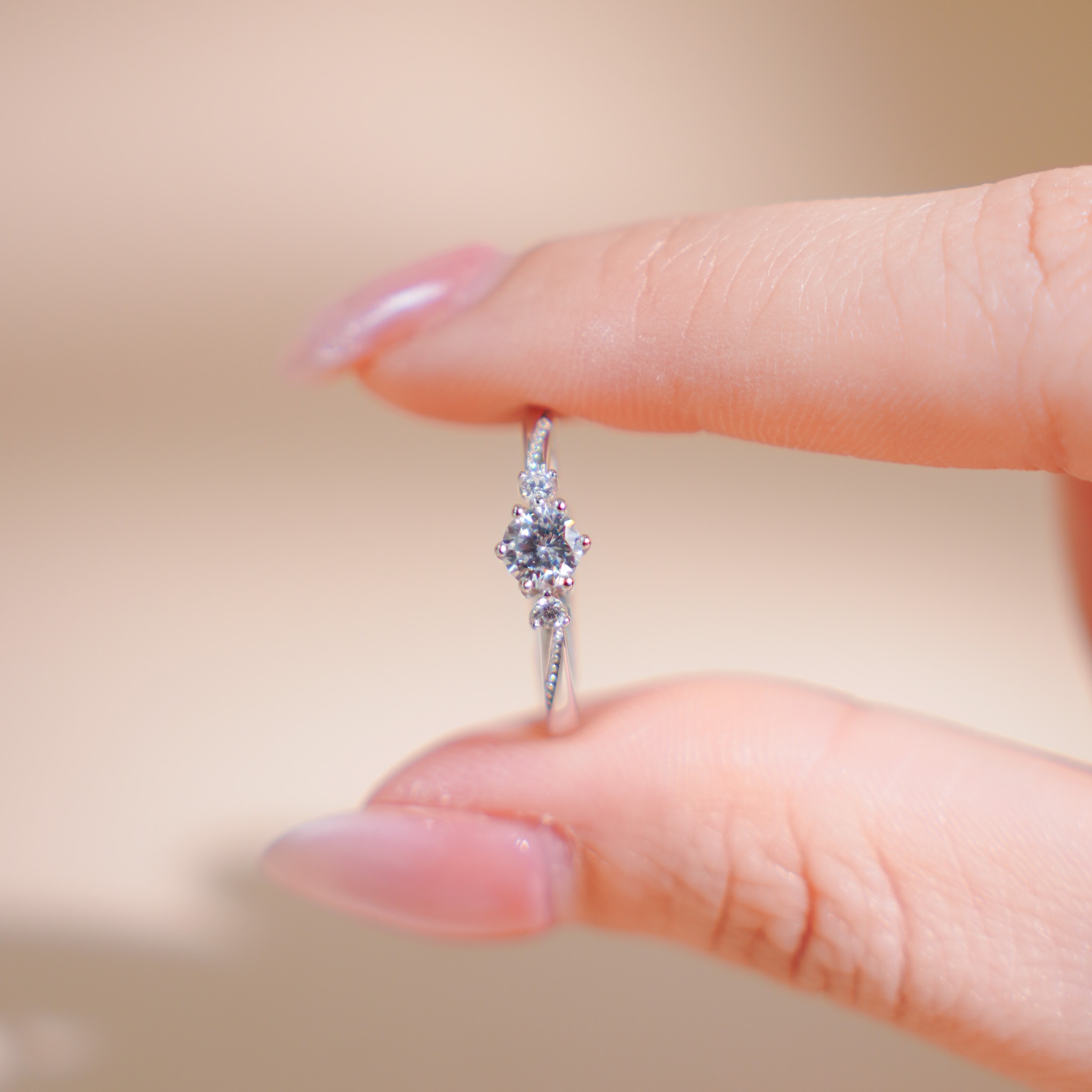 Nhẫn nữ freesize bạc xi bạch kim đá Moissanite 4.5 ly kiểm định GRA LAVESTA KC152 nữ tính, sang trọng