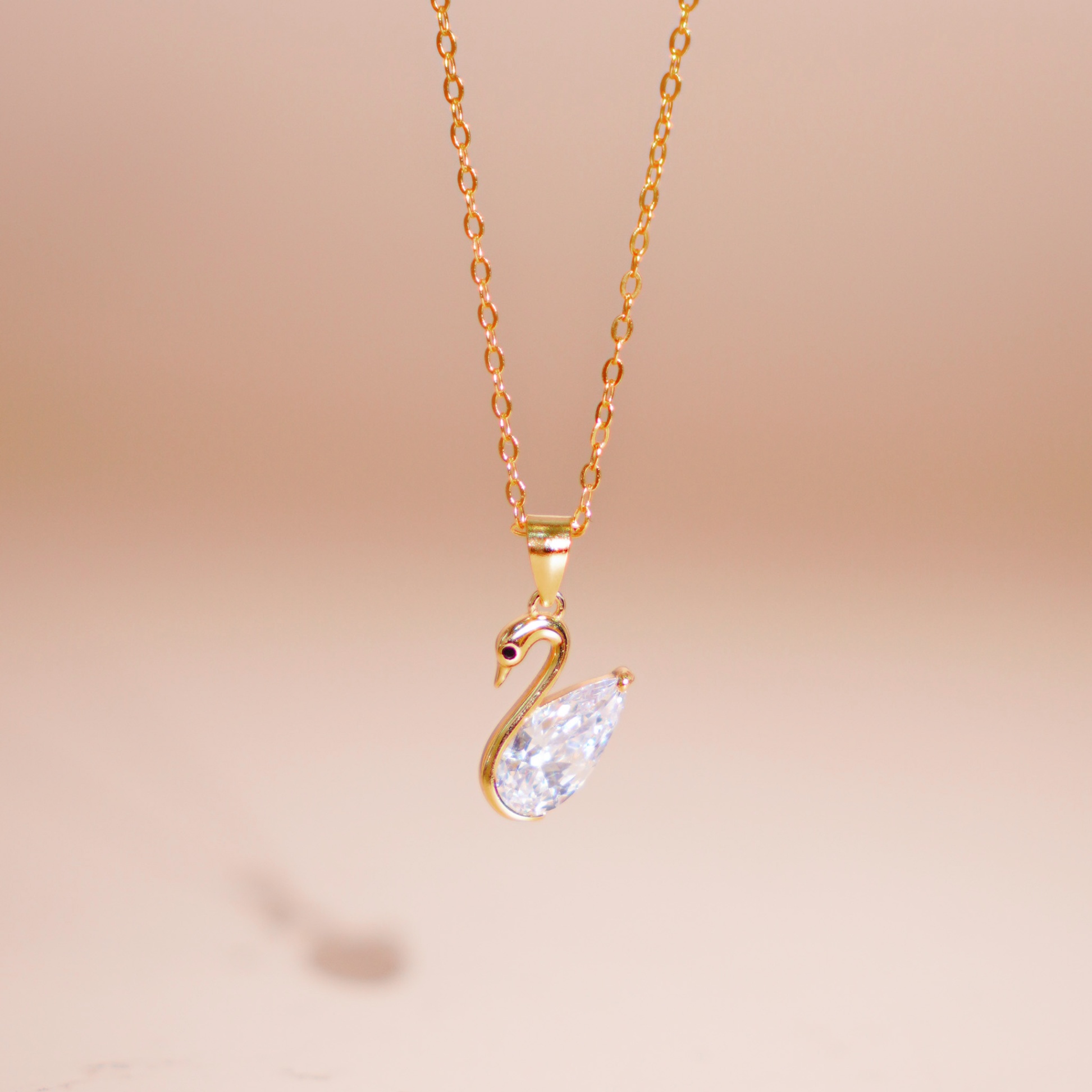 Dây chuyền bạc nữ mạ vàng 14K và mạ bạch kim cao cấp LAVESTA LAV211 Monica thiết kế mặt thiên nga thanh lịch, nữ tính