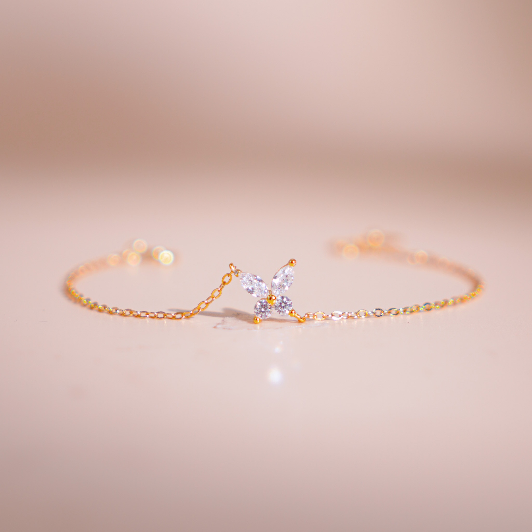 Lắc tay bạc nữ mạ vàng 14K cao cấp LAVESTA LAV213 Vanessa thiết kế cánh bướm thanh thoát, biểu tượng vẻ đẹp và sự tự do