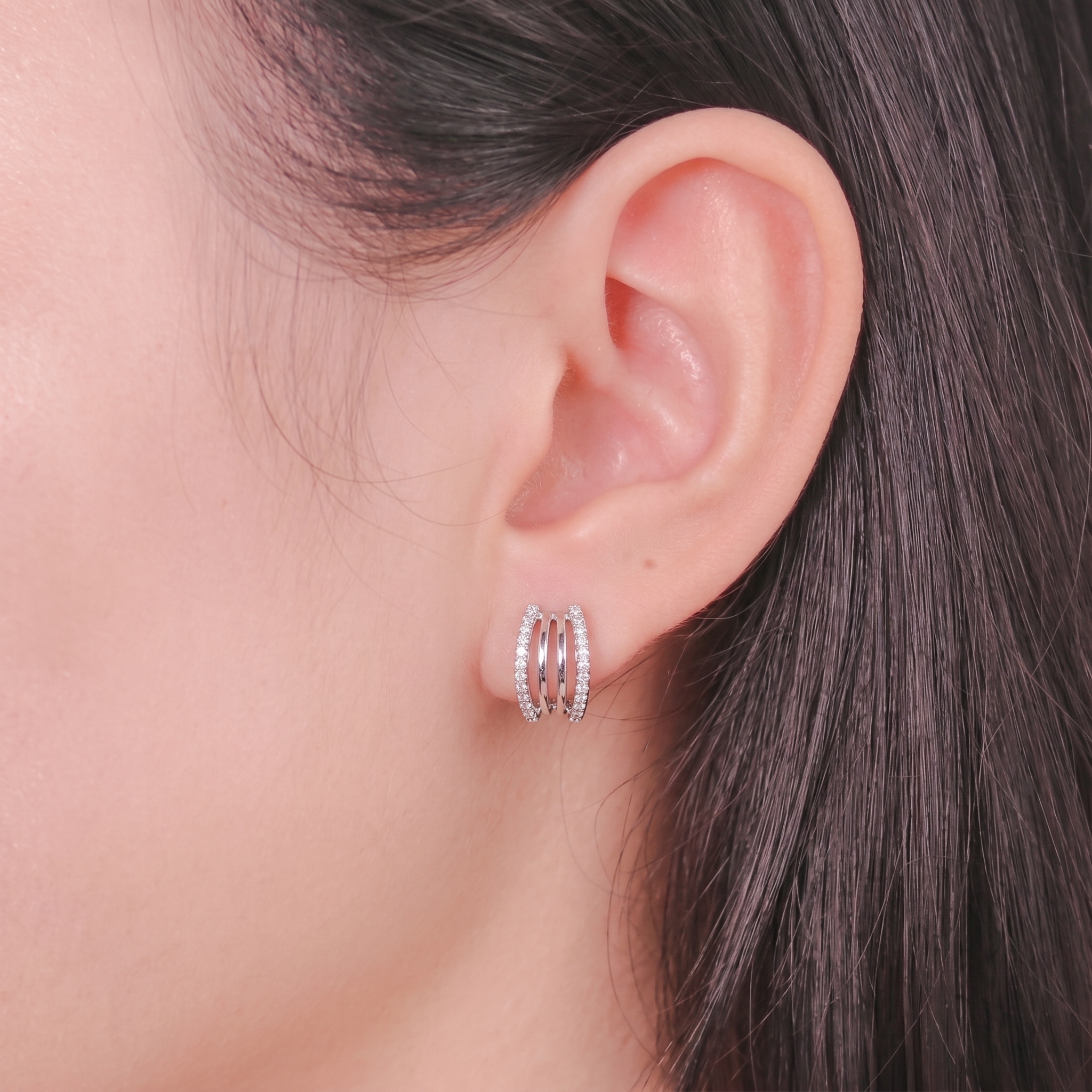 Bông tai nữ bạc xi bạch kim cao cấp LAVESTA LAV244 Jessi đính đá mang vẻ đẹp tinh tế và khí chất thanh lịch