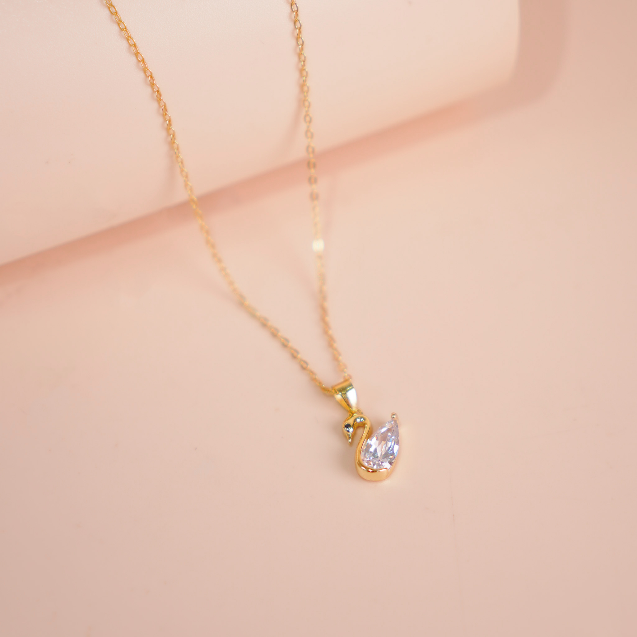 Dây chuyền bạc nữ mạ vàng 14K và mạ bạch kim cao cấp LAVESTA LAV211 Monica thiết kế mặt thiên nga thanh lịch, nữ tính