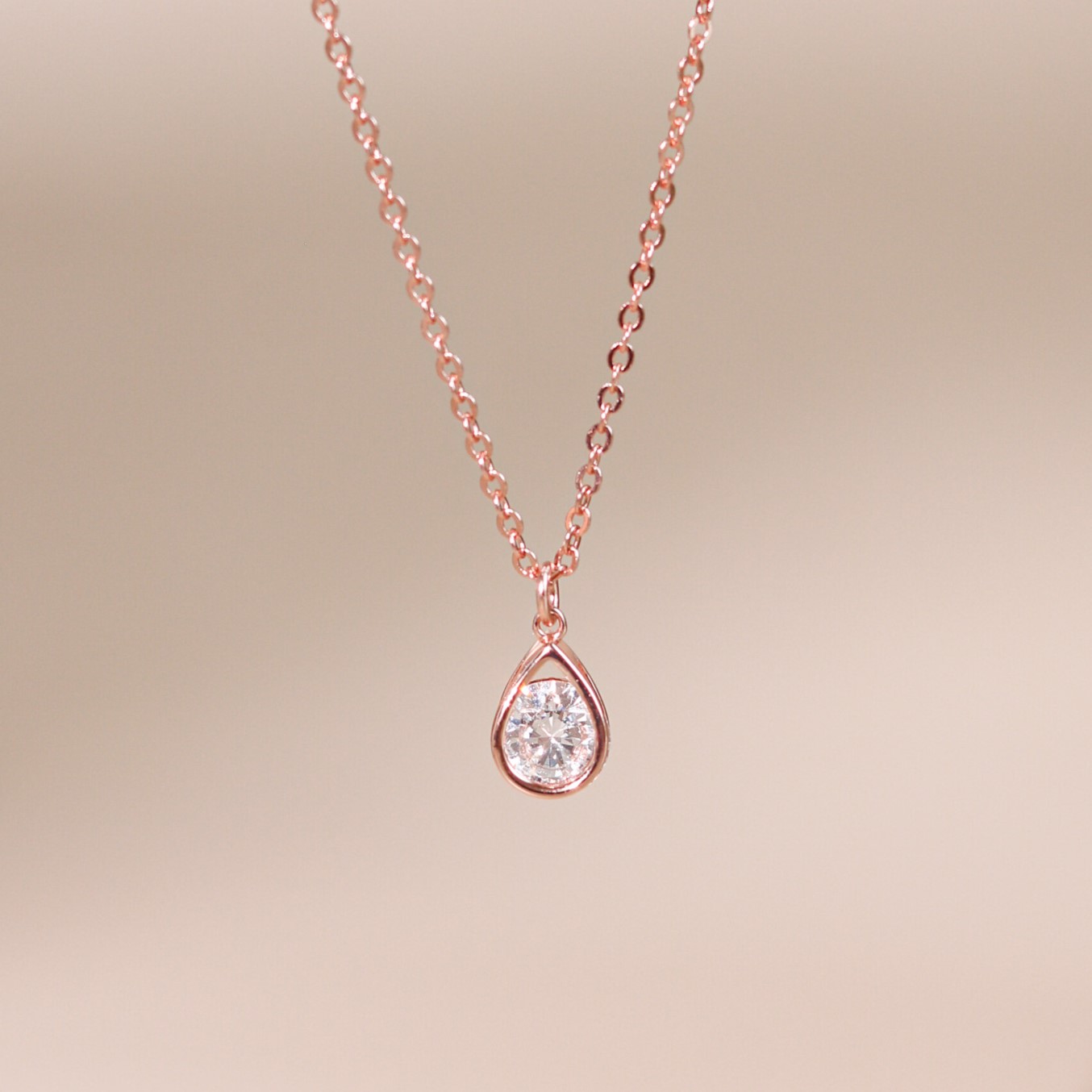 Dây chuyền bạc nữ mạ vàng hồng 18K cao cấp LAVESTA LAV196 Ori thiết kế mặt giọt lệ đính đá nữ tính, sang trọng ( Orichan )