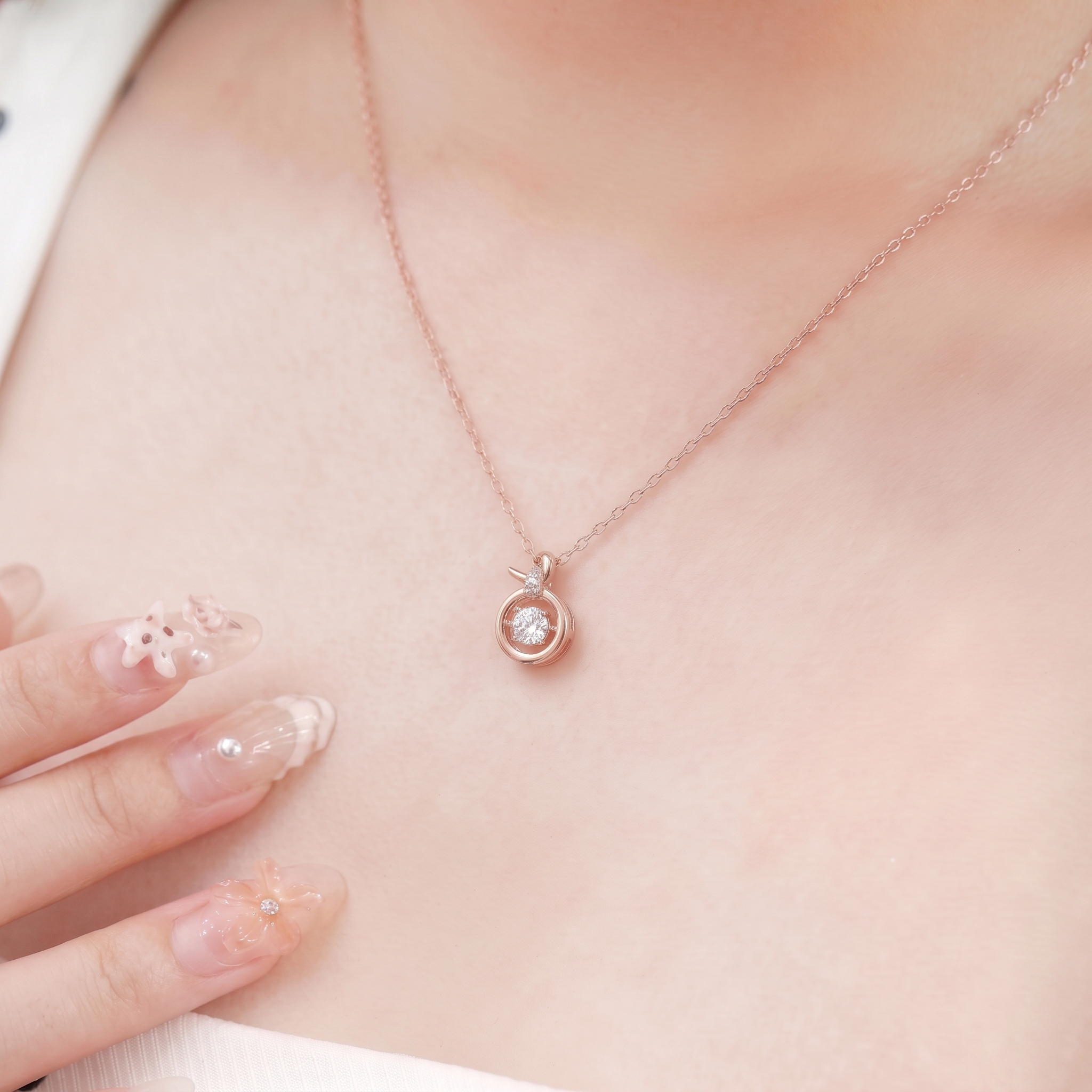 Dây chuyền bạc nữ mạ vàng hồng 18K và bạch kim cao cấp LAVESTA LAV243 Joli mang biểu tượng của sự cân bằng và toả sáng