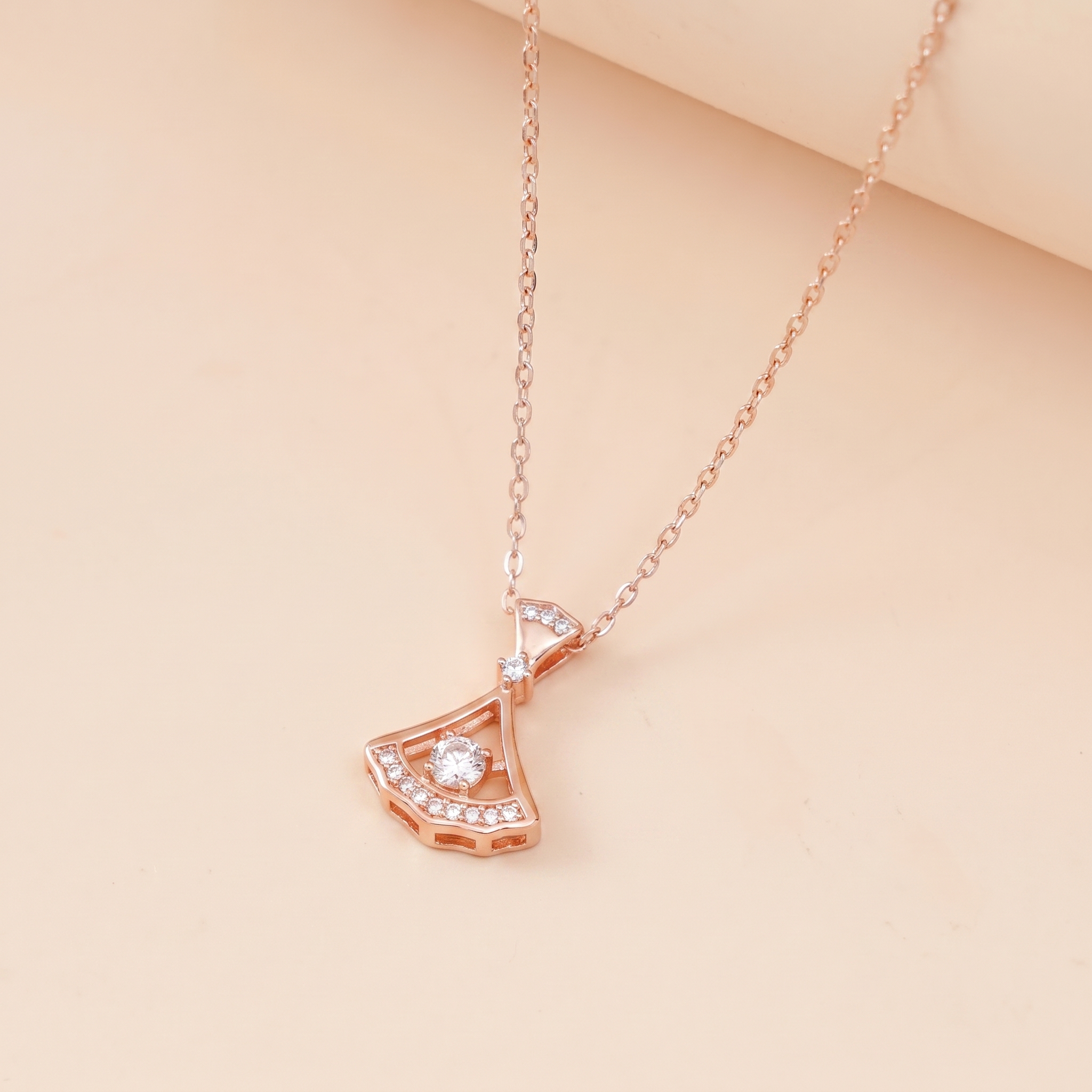 Dây chuyền bạc nữ mạ vàng hồng 18K và mạ bạch kim LAVESTA LAV223 Dory thiết kế mặt lá ngân hạnh rẻ quạt thanh tao