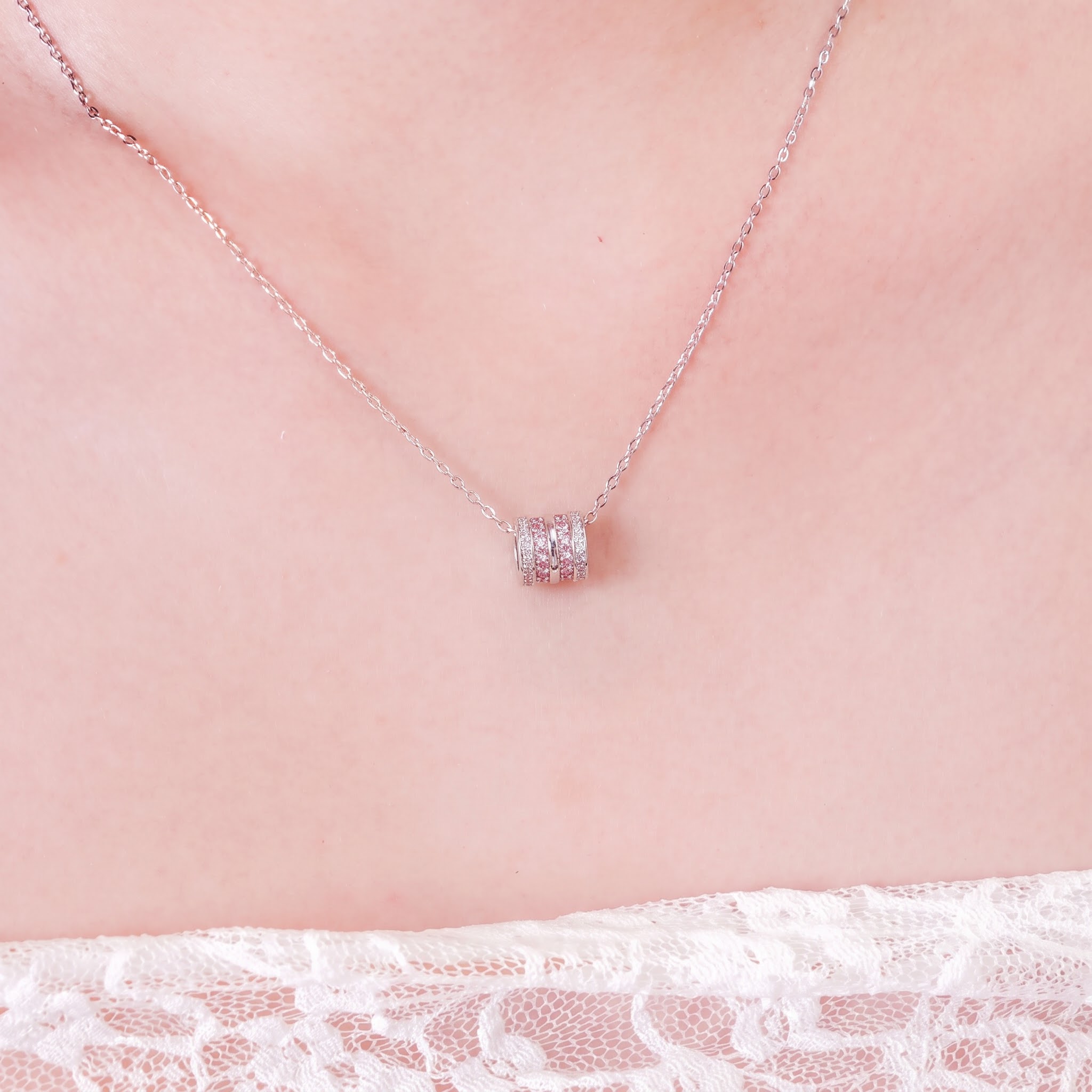 Dây chuyền nữ bạc xi bạch kim LAVESTA LAV258 Glamour Morris điểm chạm may mắn thiết kế vòng tròn đính đá tinh tế, lấp lánh