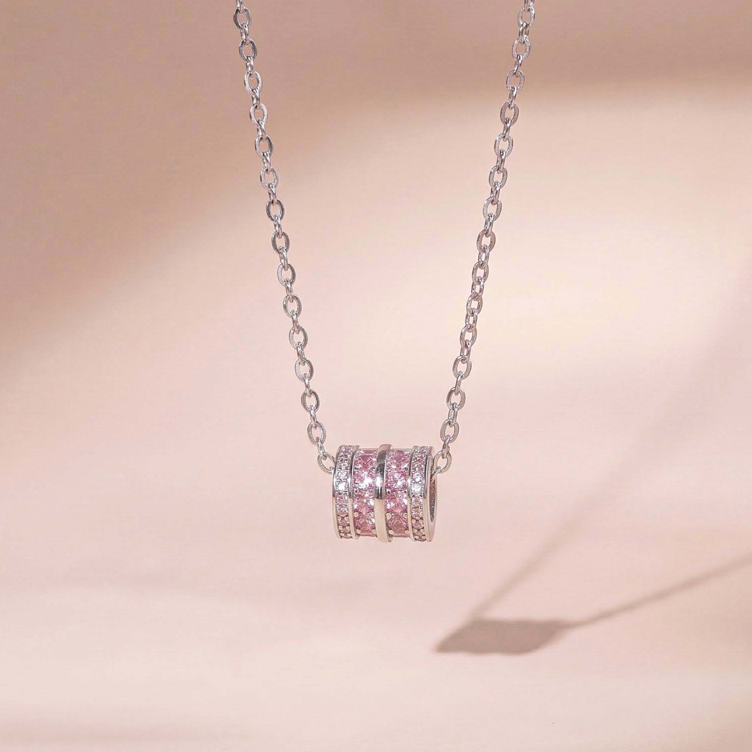 Dây chuyền nữ bạc xi bạch kim LAVESTA LAV258 Glamour Morris điểm chạm may mắn thiết kế vòng tròn đính đá tinh tế, lấp lánh