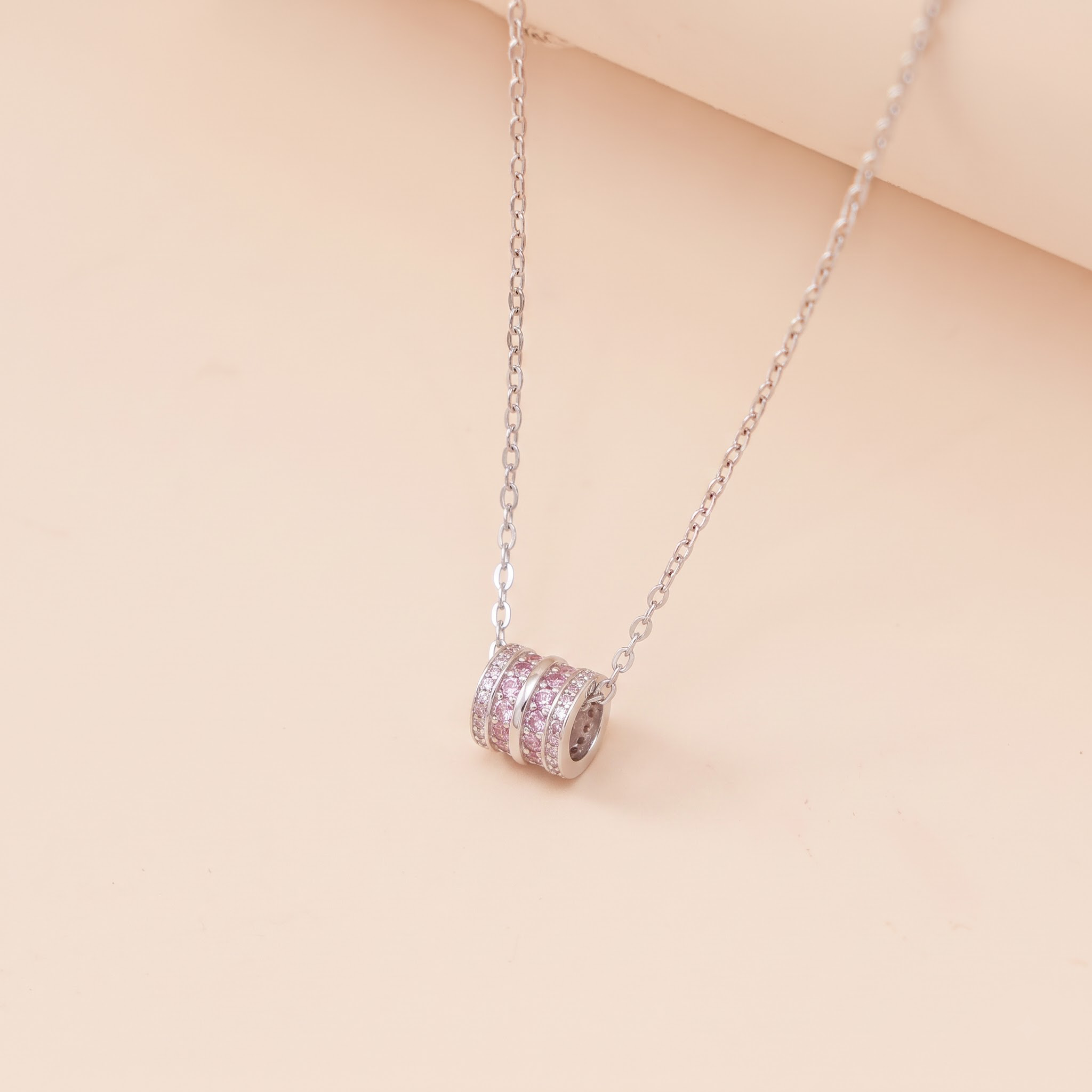 Dây chuyền nữ bạc xi bạch kim LAVESTA LAV258 Glamour Morris điểm chạm may mắn thiết kế vòng tròn đính đá tinh tế, lấp lánh