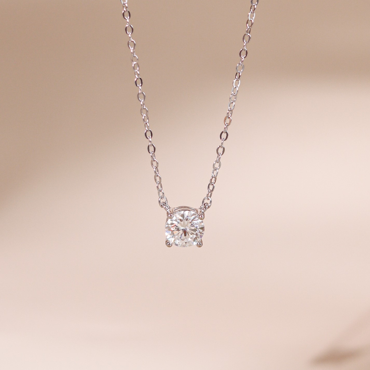 Dây chuyền nữ bạc xi bạch kim đá Moissanite 6.5 ly kiểm định GRA LAVESTA KC135 Only you mang vẻ đẹp duy nhất, sang trọng