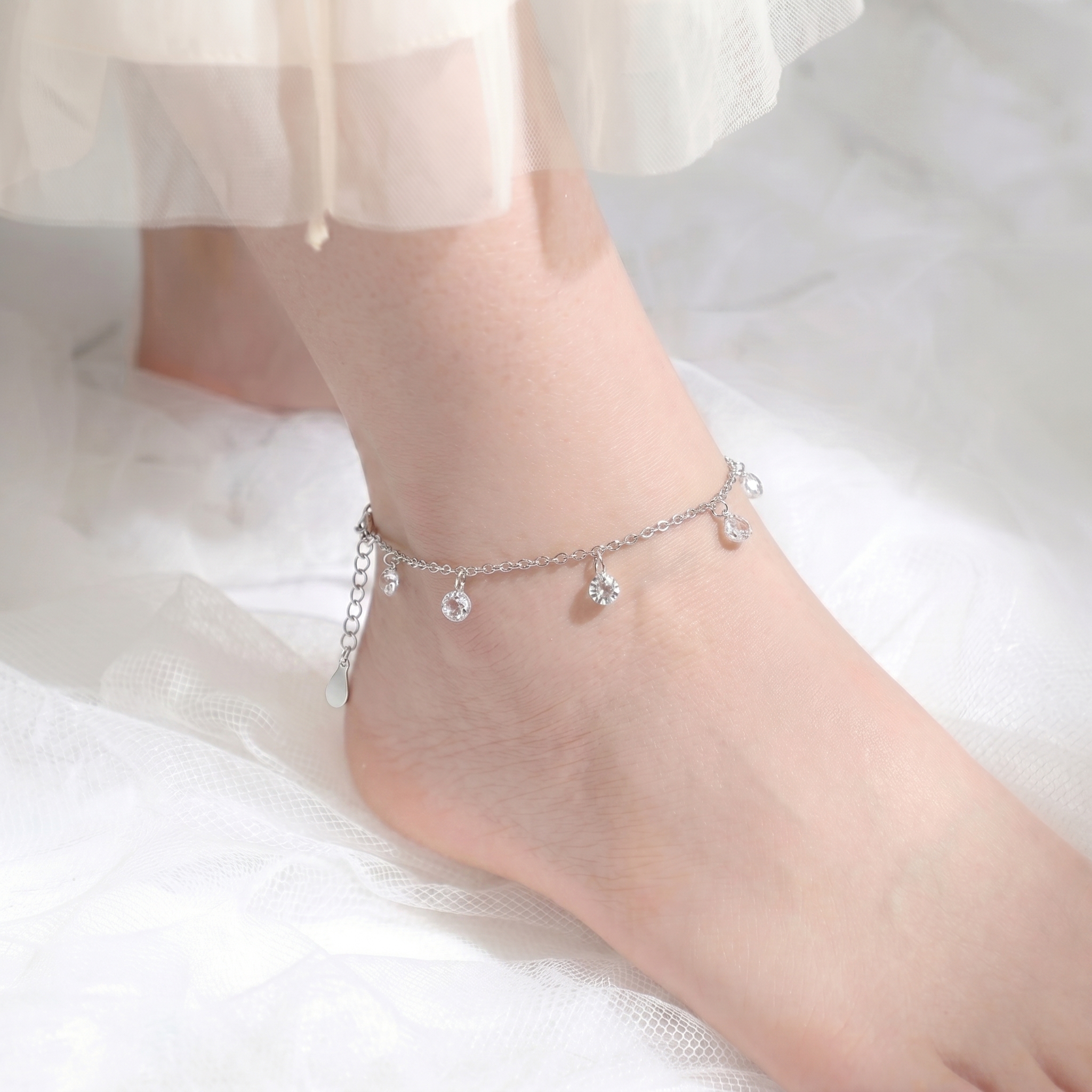 Lắc chân nữ bạc S925 LAVESTA LAV226 Bonnie thiết kế giọt sương mang ý nghĩa vòng lặp hạnh phúc