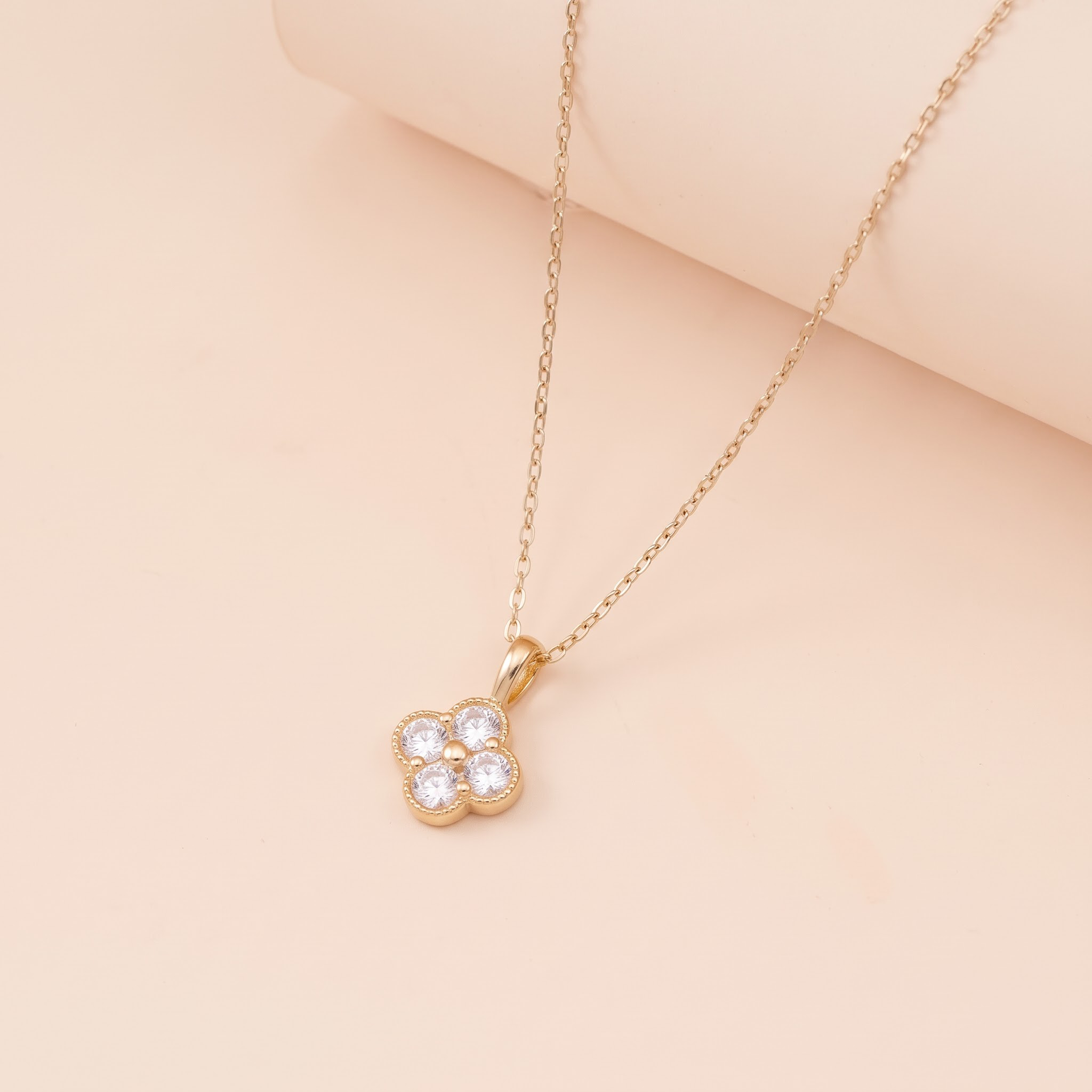 Dây chuyền bạc nữ mạ vàng 14K LAVESTA LAV270 thiết kế cỏ bốn lá mang vẻ đẹp tinh tế, nữ tính