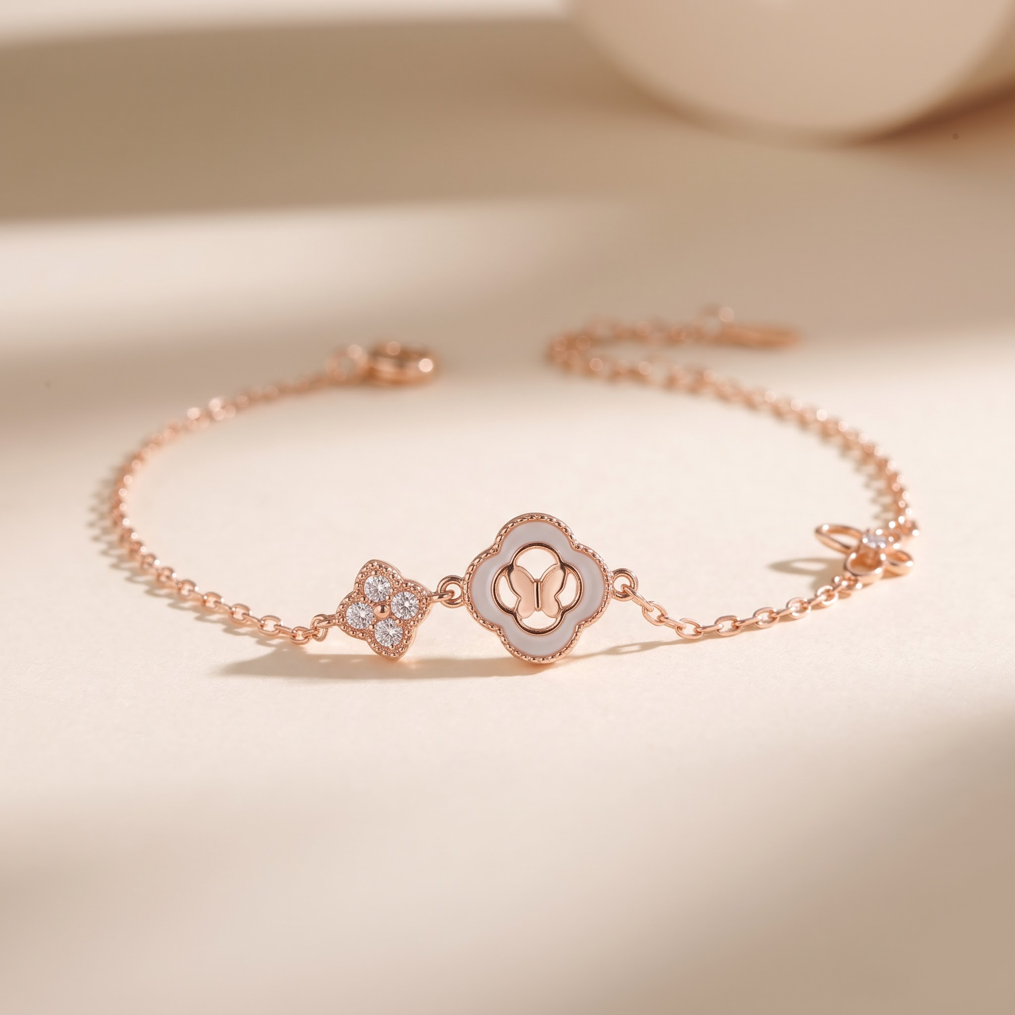 Lắc tay bạc nữ mạ vàng hồng 18K cao cấp LAVESTA LAV262 Midori mang nét đẹp may mắn và tự do toả sáng
