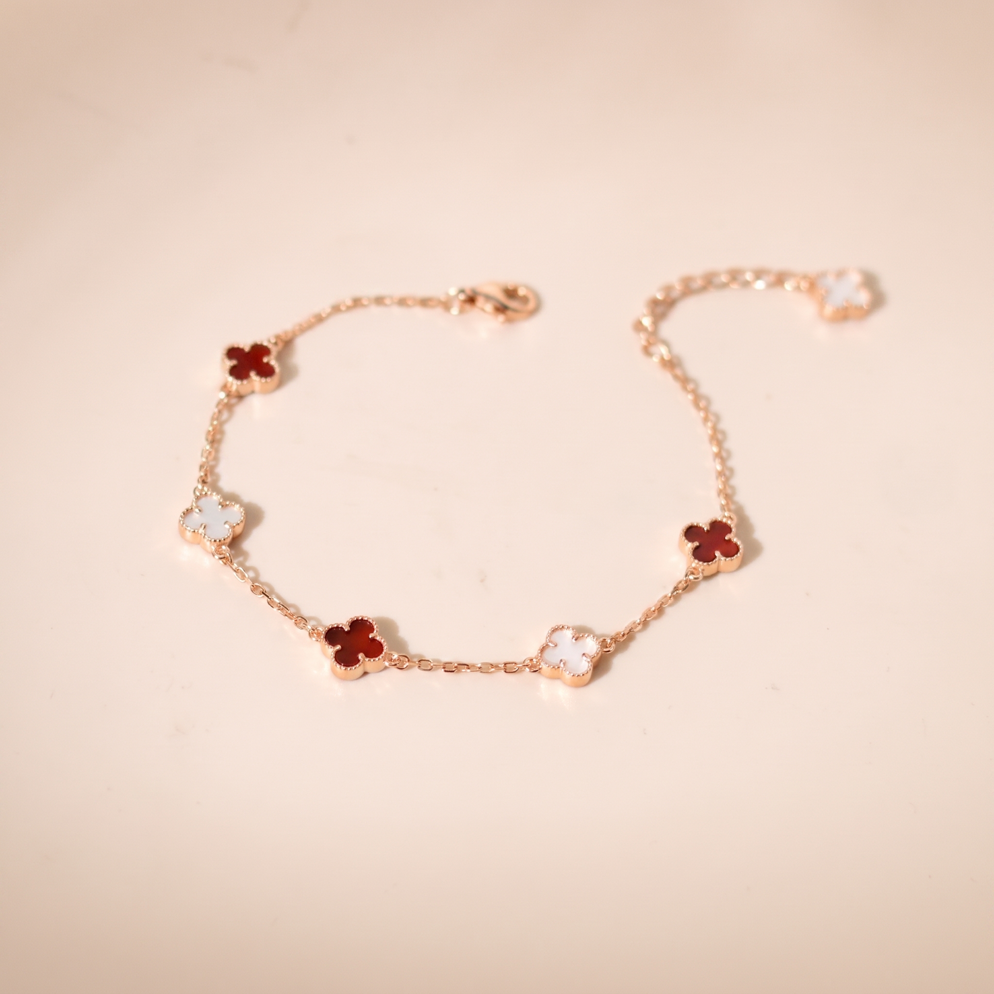 Lắc tay bạc nữ mạ vàng hồng 18K và mạ bạch kim LAVESTA LAV126 Yuri thiết kế cỏ 4 lá thời thượng, quyến rũ