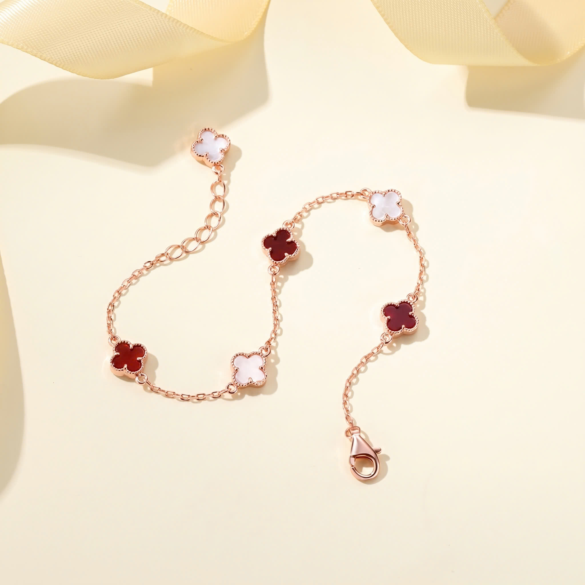 Lắc tay bạc nữ mạ vàng hồng 18K và mạ bạch kim LAVESTA LAV126 Yuri thiết kế cỏ 4 lá thời thượng, quyến rũ