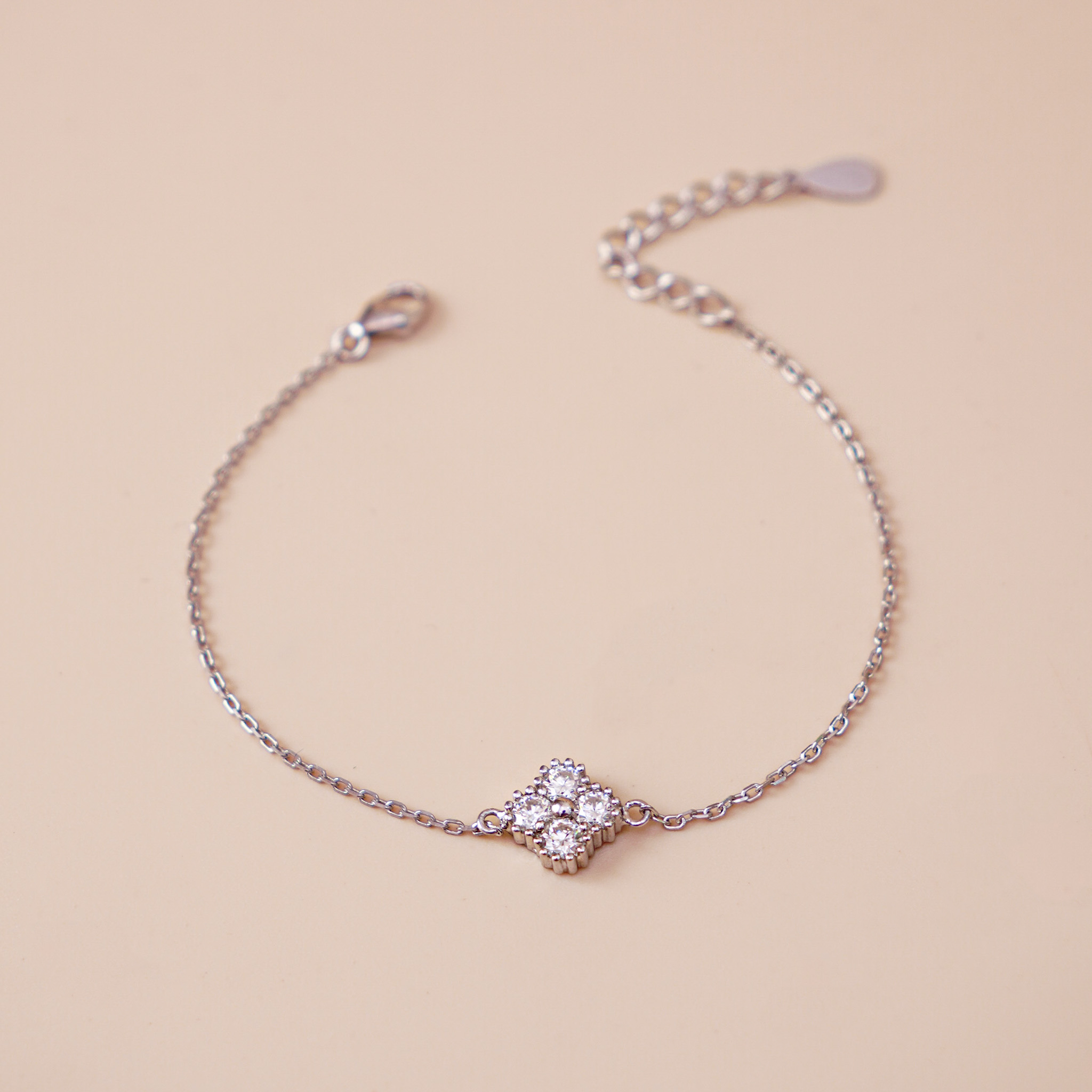 Lắc tay nữ bạc xi bạch kim đá Moissanite LAVESTA KC165 Nancy biểu tượng may mắn, tinh tế Mina
