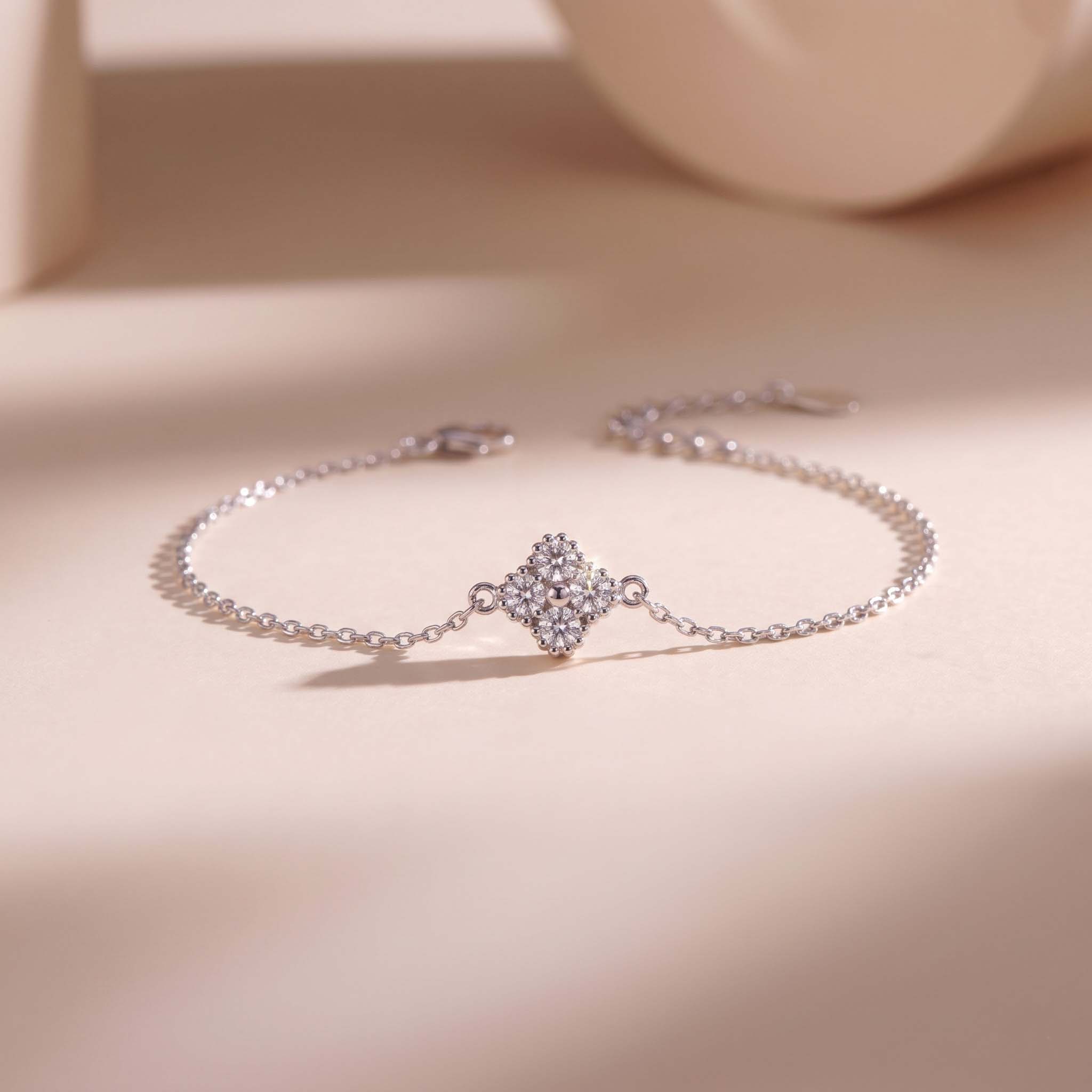 Lắc tay nữ bạc xi bạch kim đá Moissanite LAVESTA KC165 Nancy biểu tượng may mắn, tinh tế Mina