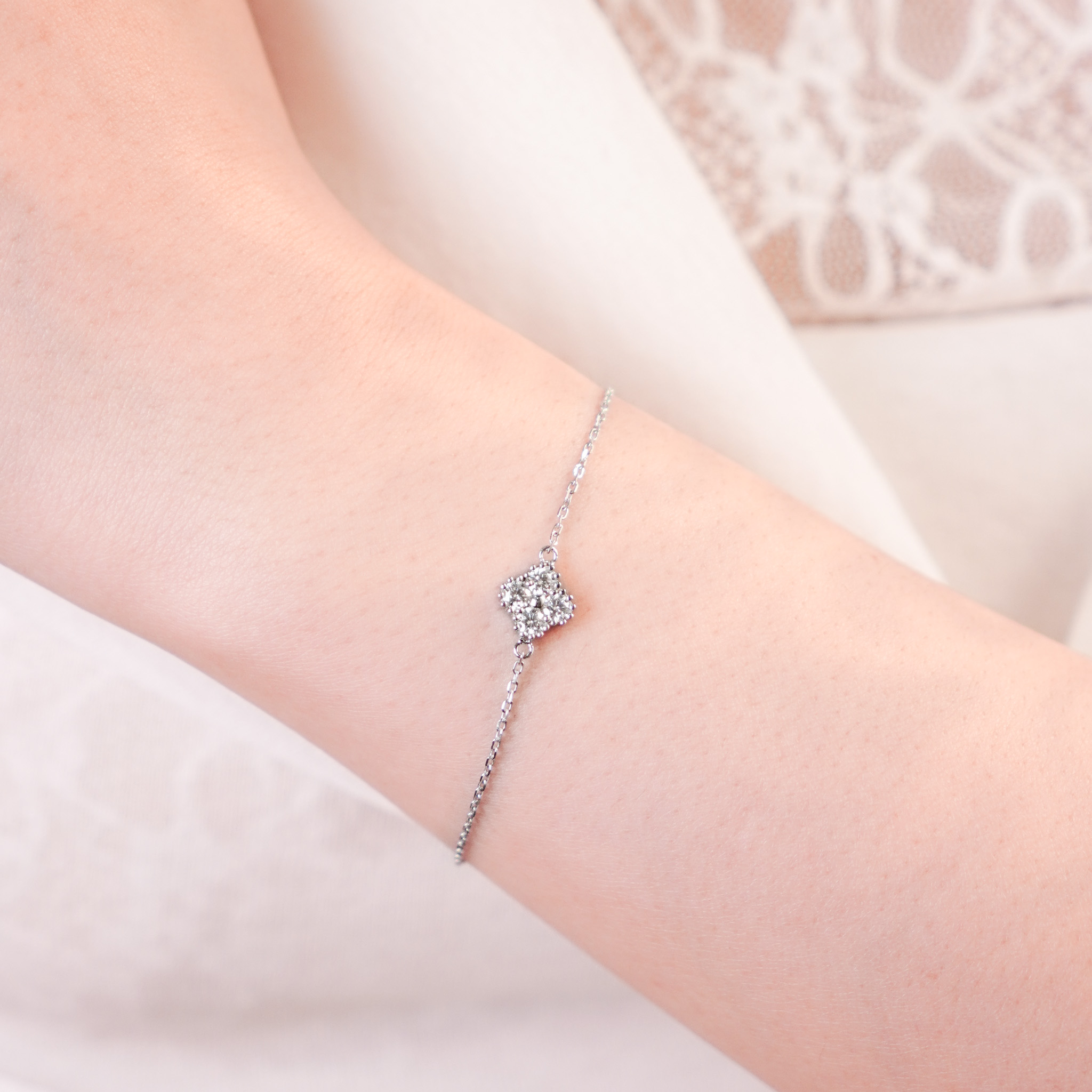 Lắc tay nữ bạc xi bạch kim đá Moissanite LAVESTA KC165 Nancy biểu tượng may mắn, tinh tế Mina