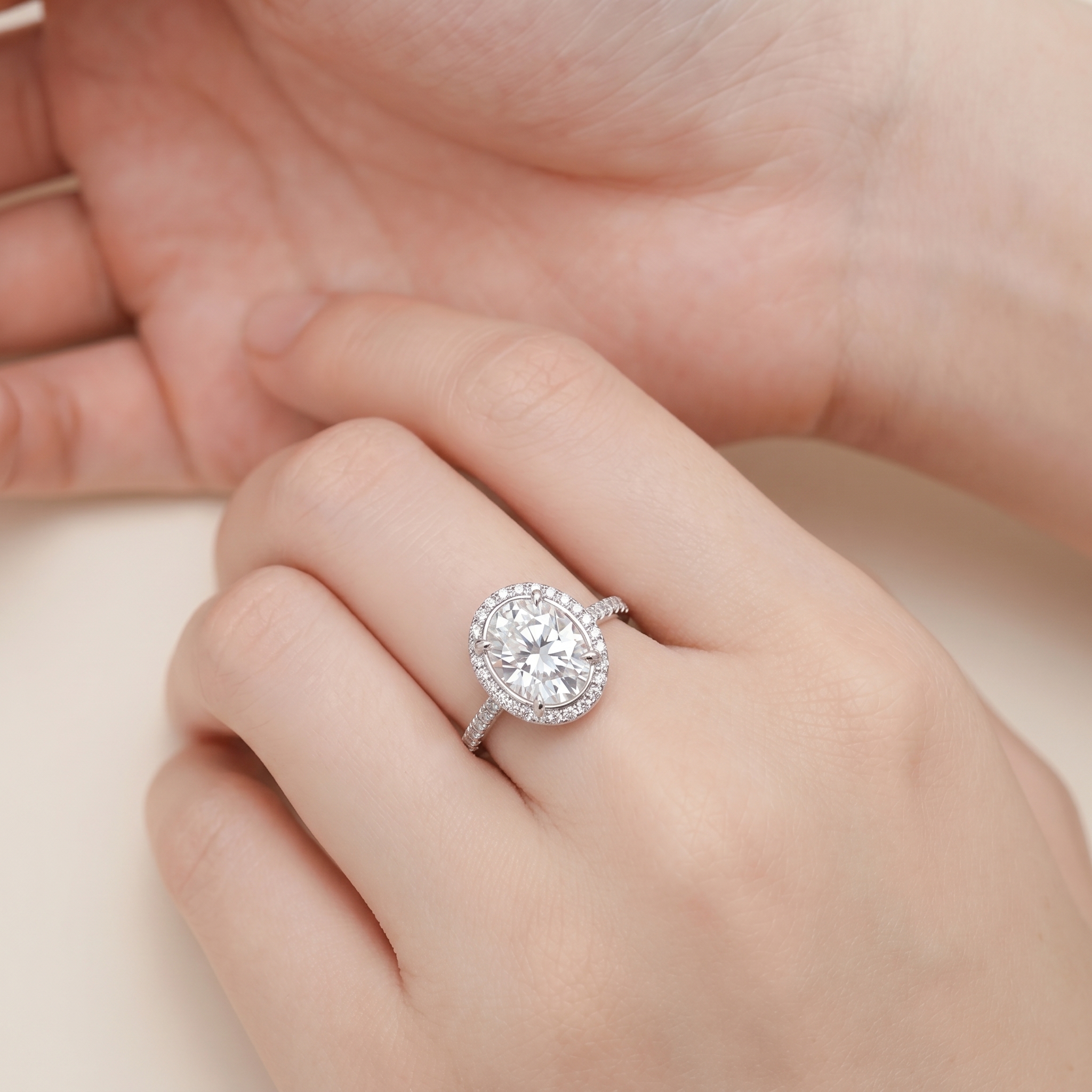 Nhẫn nữ bạc xi bạch kim KC173 Oval 7x9mm Moissanite sang trọng