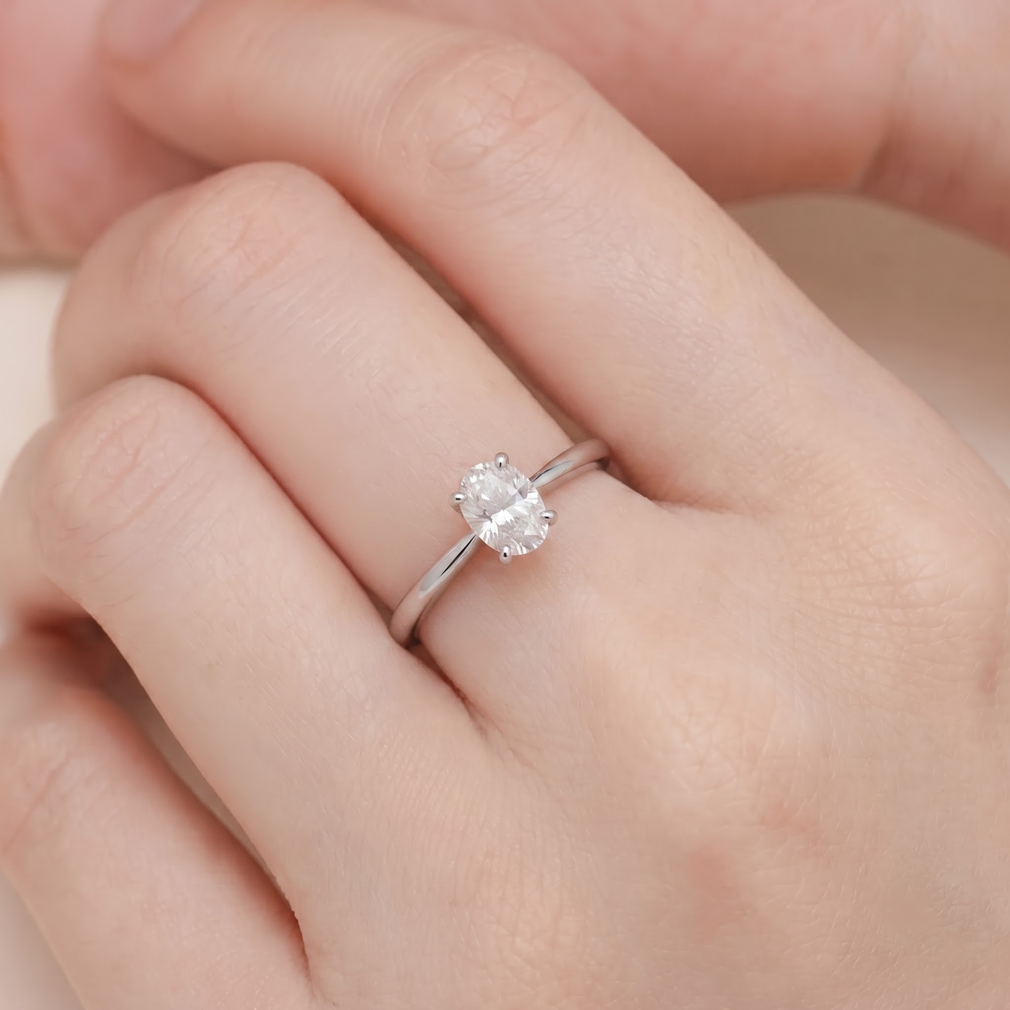 Nhẫn nữ bạc xi bạch kim đá Moissanite 5x7mm kiểm định GRA LAVESTA KC146 mặt oval vĩnh cửu, sang trọng