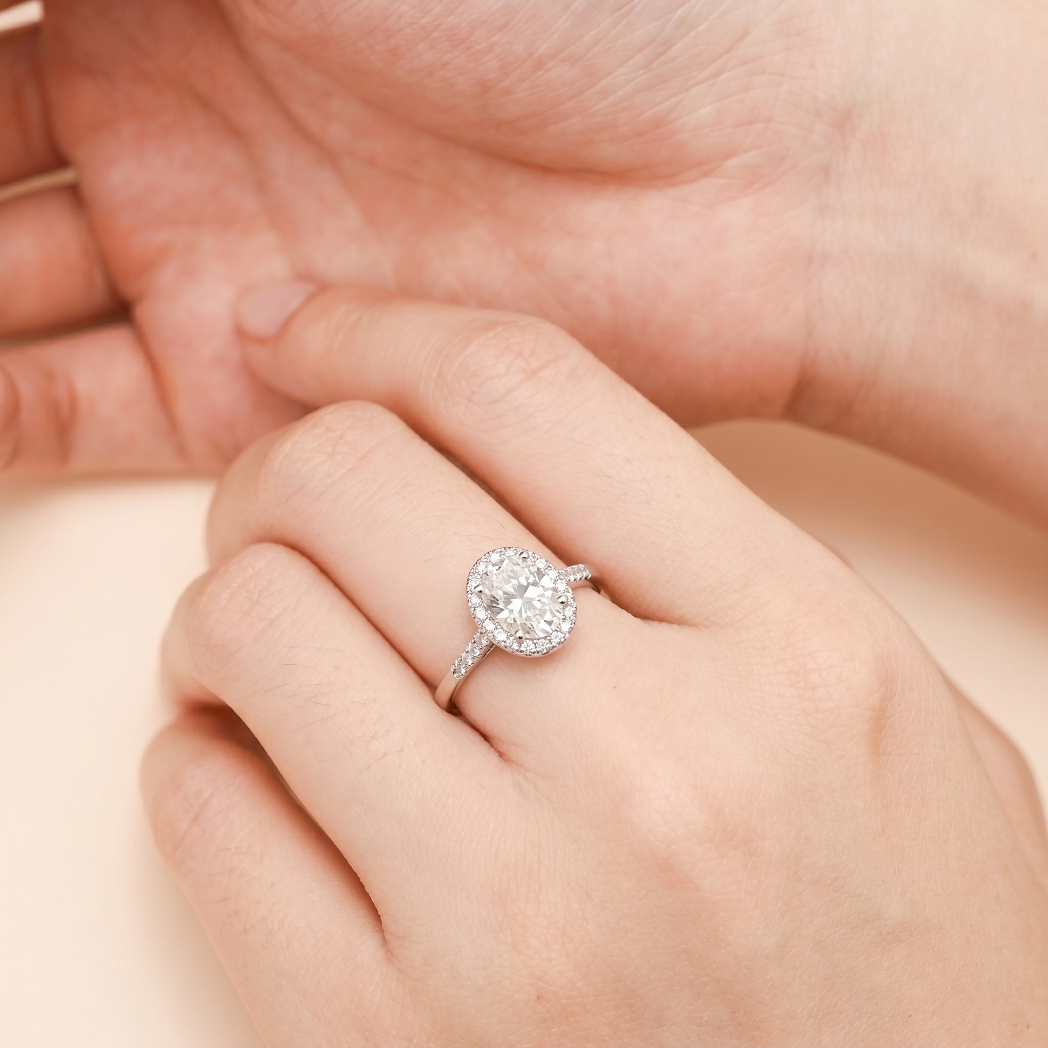 Nhẫn nữ bạc xi bạch kim đá Moissanite 5x7mm kiểm định GRA LAVESTA KC170 mặt oval vĩnh cửu, sang trọng