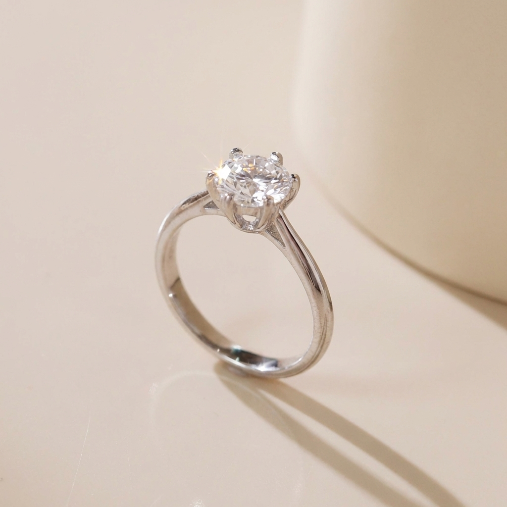 Nhẫn nữ bạc xi bạch kim đá Moissanite 6.5 ly kiểm định GRA LAVESTA KC141 thanh lịch, sang trọng