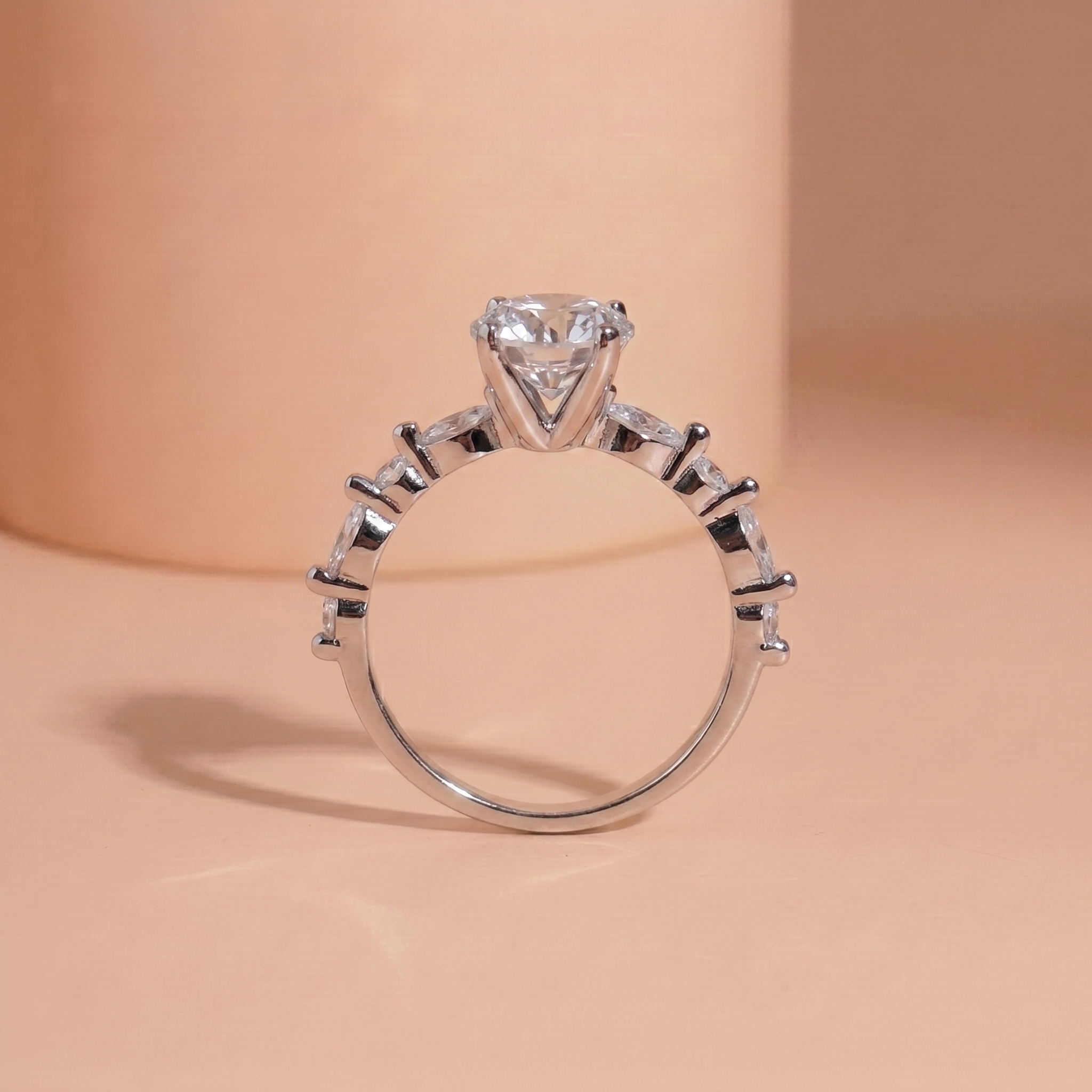 Nhẫn nữ bạc xi bạch kim đá Moissanite Oval 7x9 kiểm định GRA LAVESTA KC159 lấp lánh, kiêu hãnh