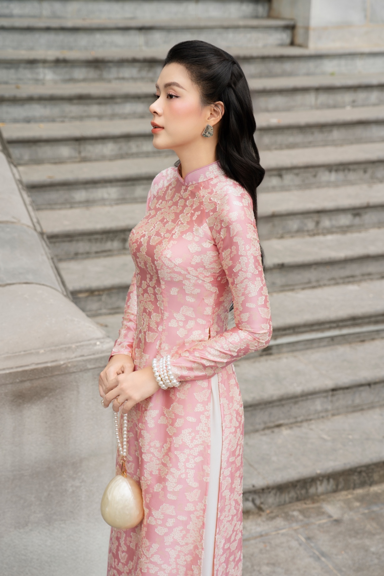 Duyên - Hồng hoa mận