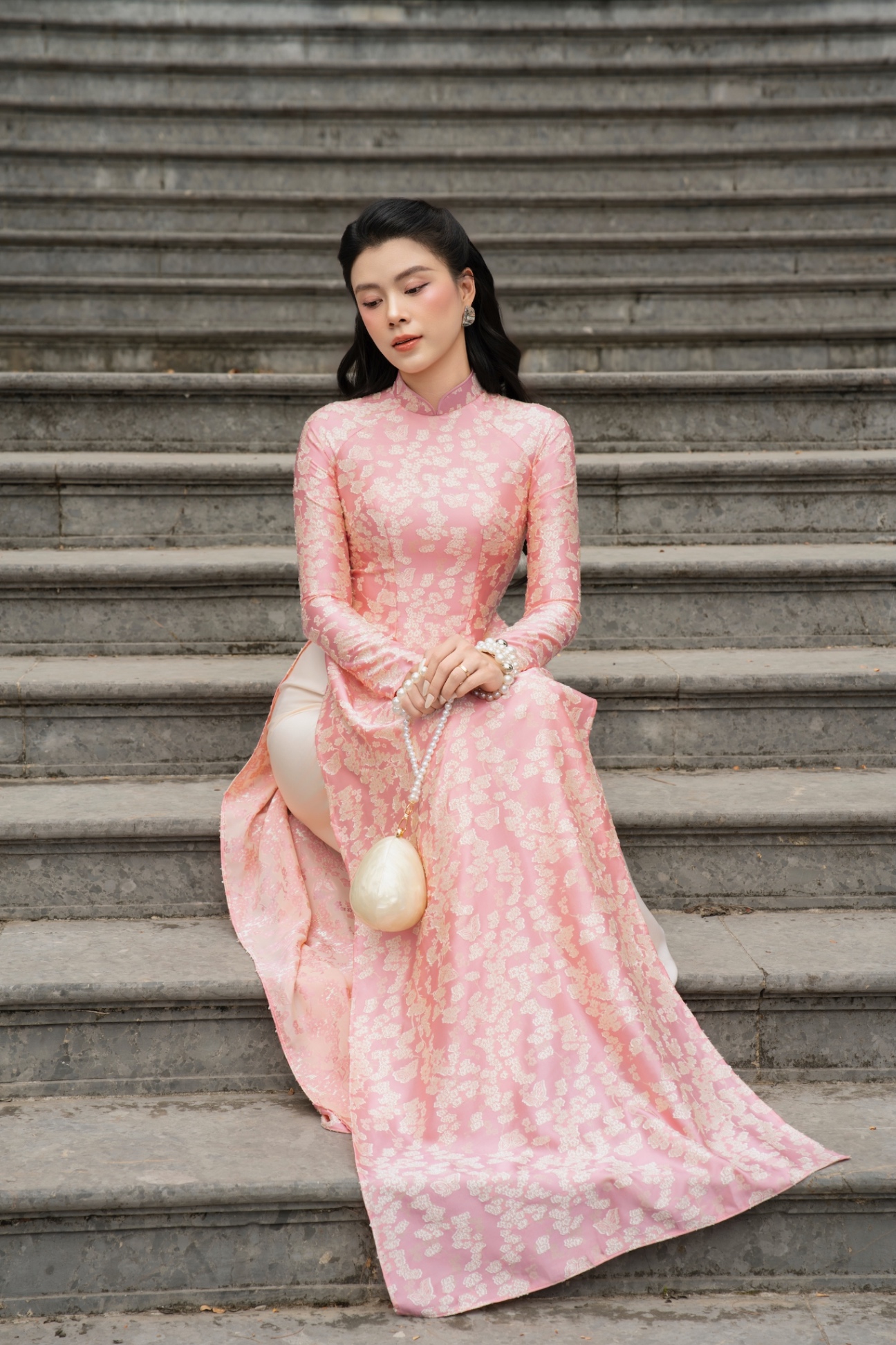 Duyên - Hồng hoa mận