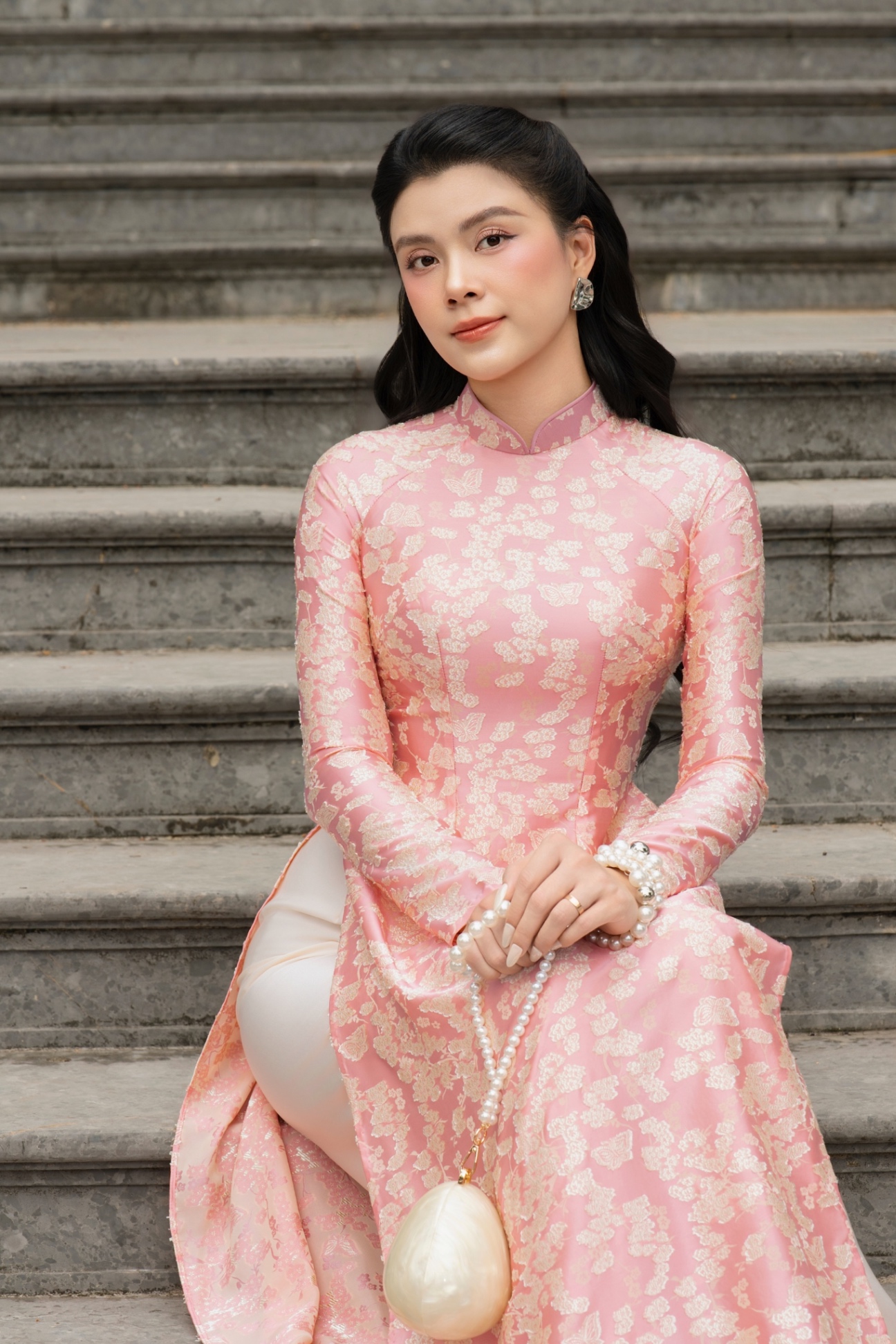 Duyên - Hồng hoa mận