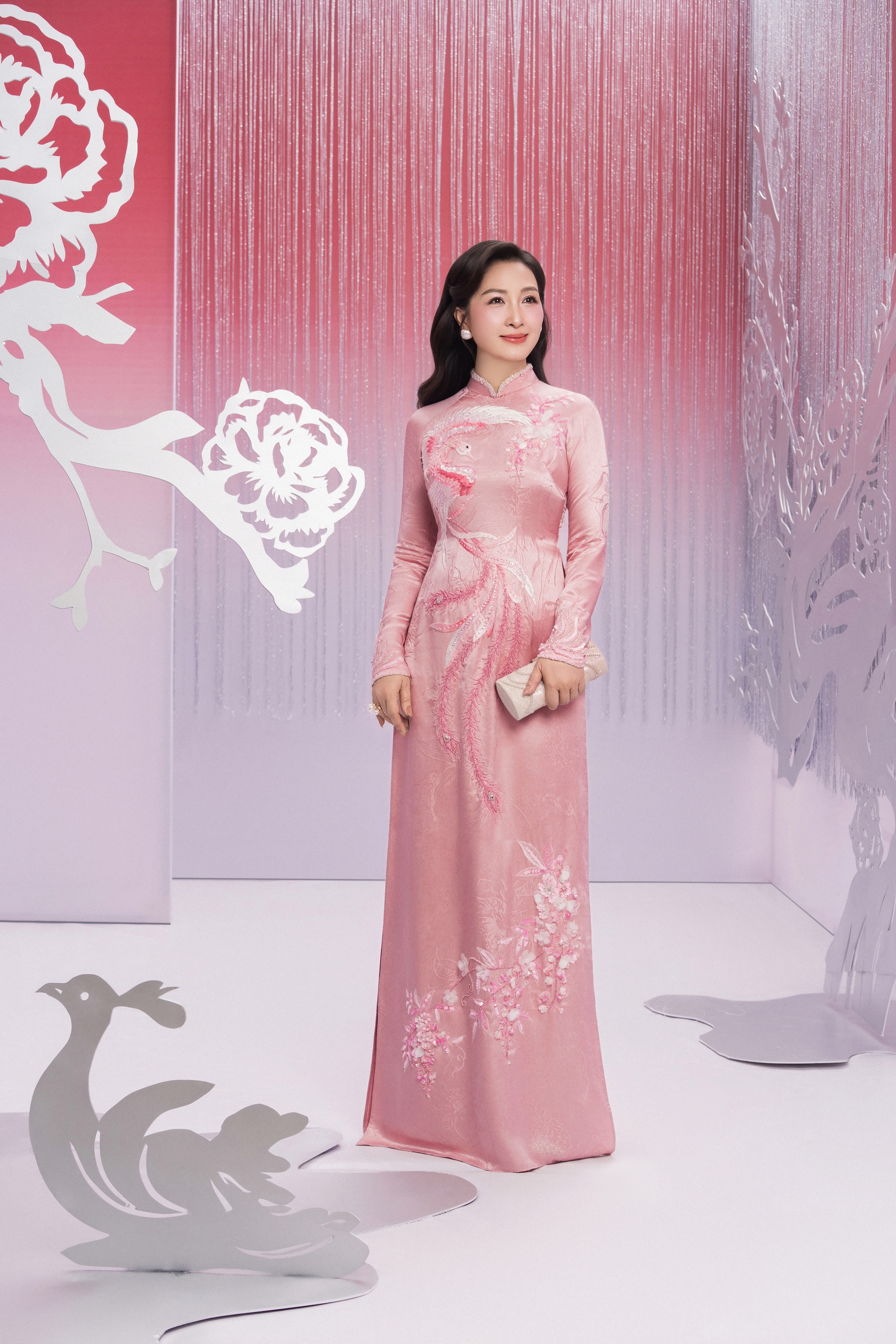 BÍCH PHỤNG NGHI