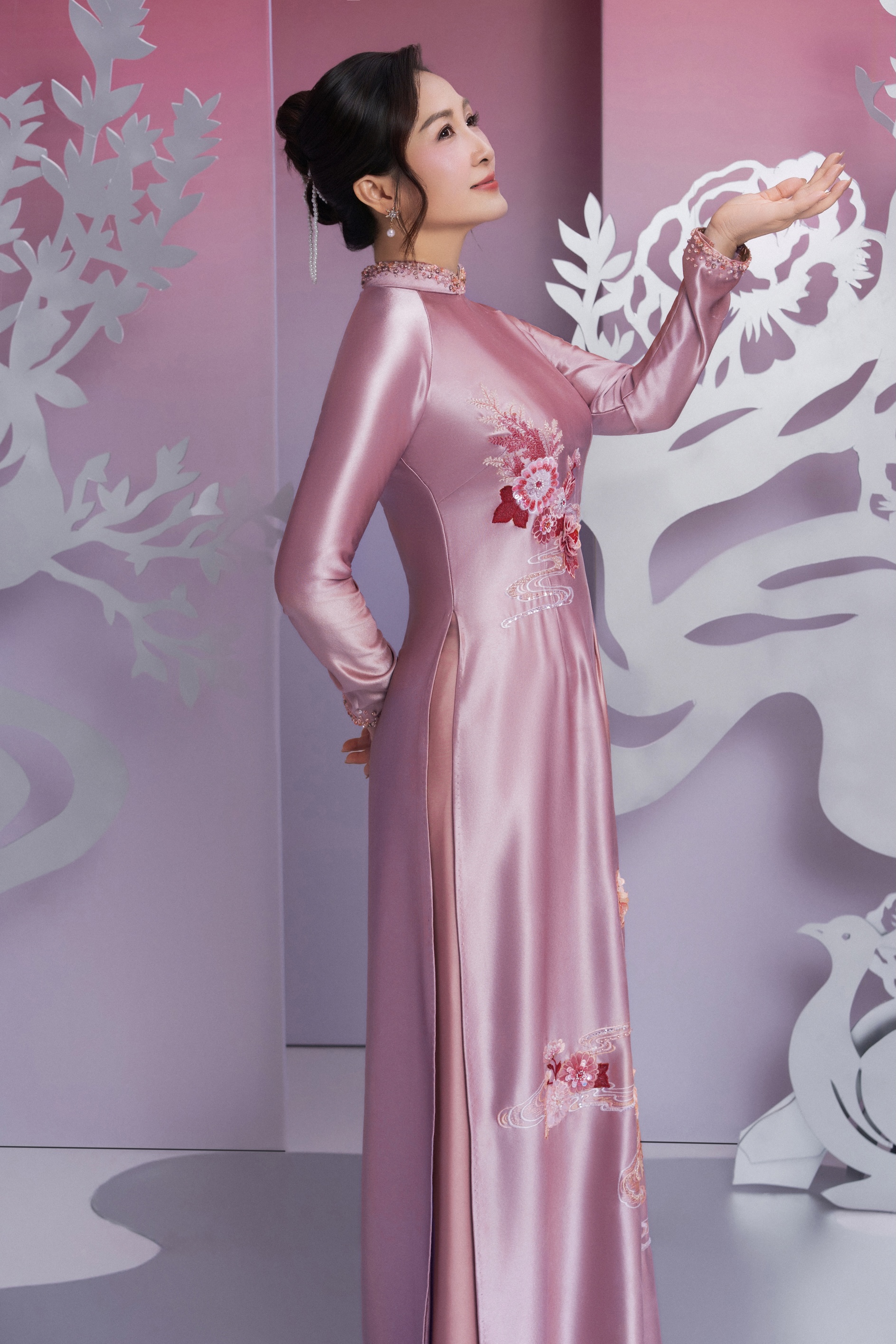 CHI VÂN