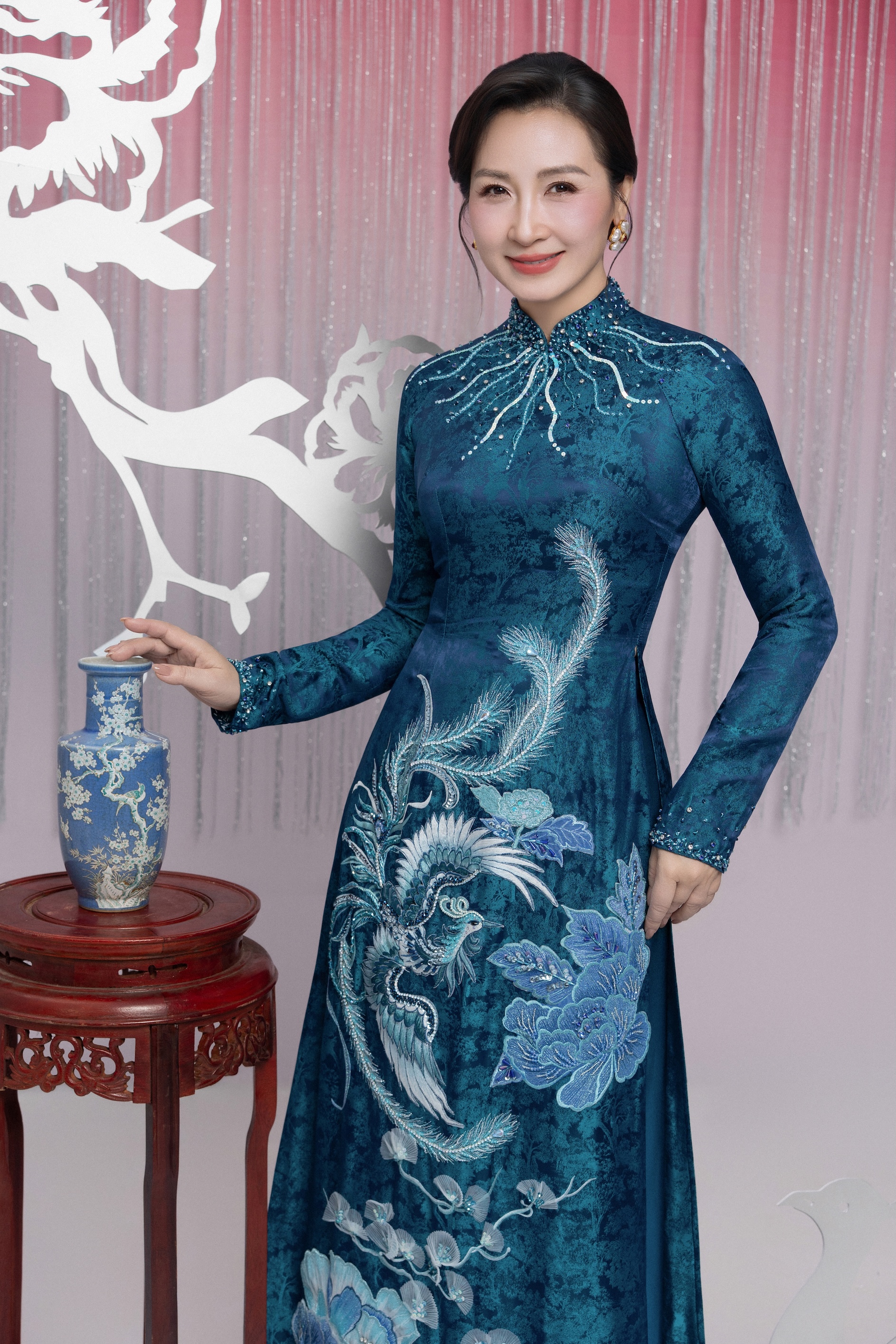 MẪU PHỤNG NGHI