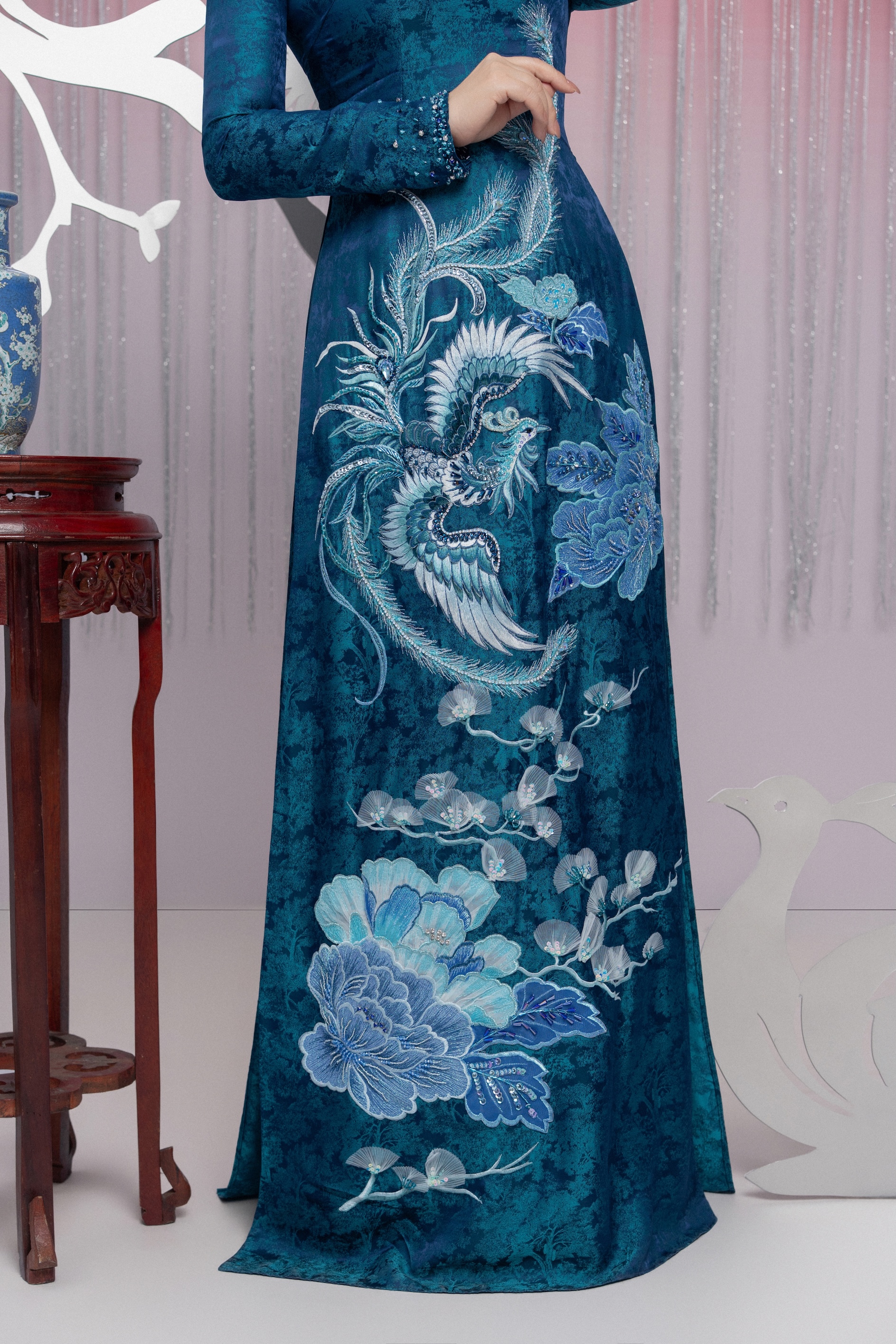 MẪU PHỤNG NGHI
