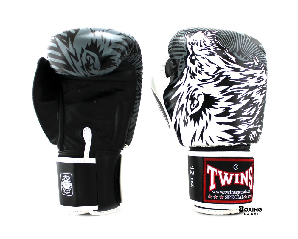 GĂNG TAY BOXING TWINS SƯ TỬ ĐEN / TRẮNG