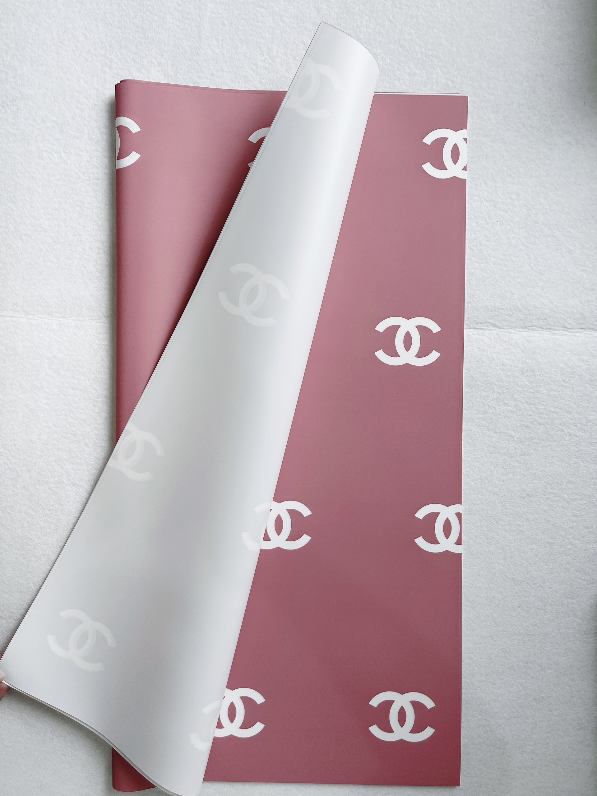 GIẤY GÓI HOA 2 MẶT LOGO CHANEL