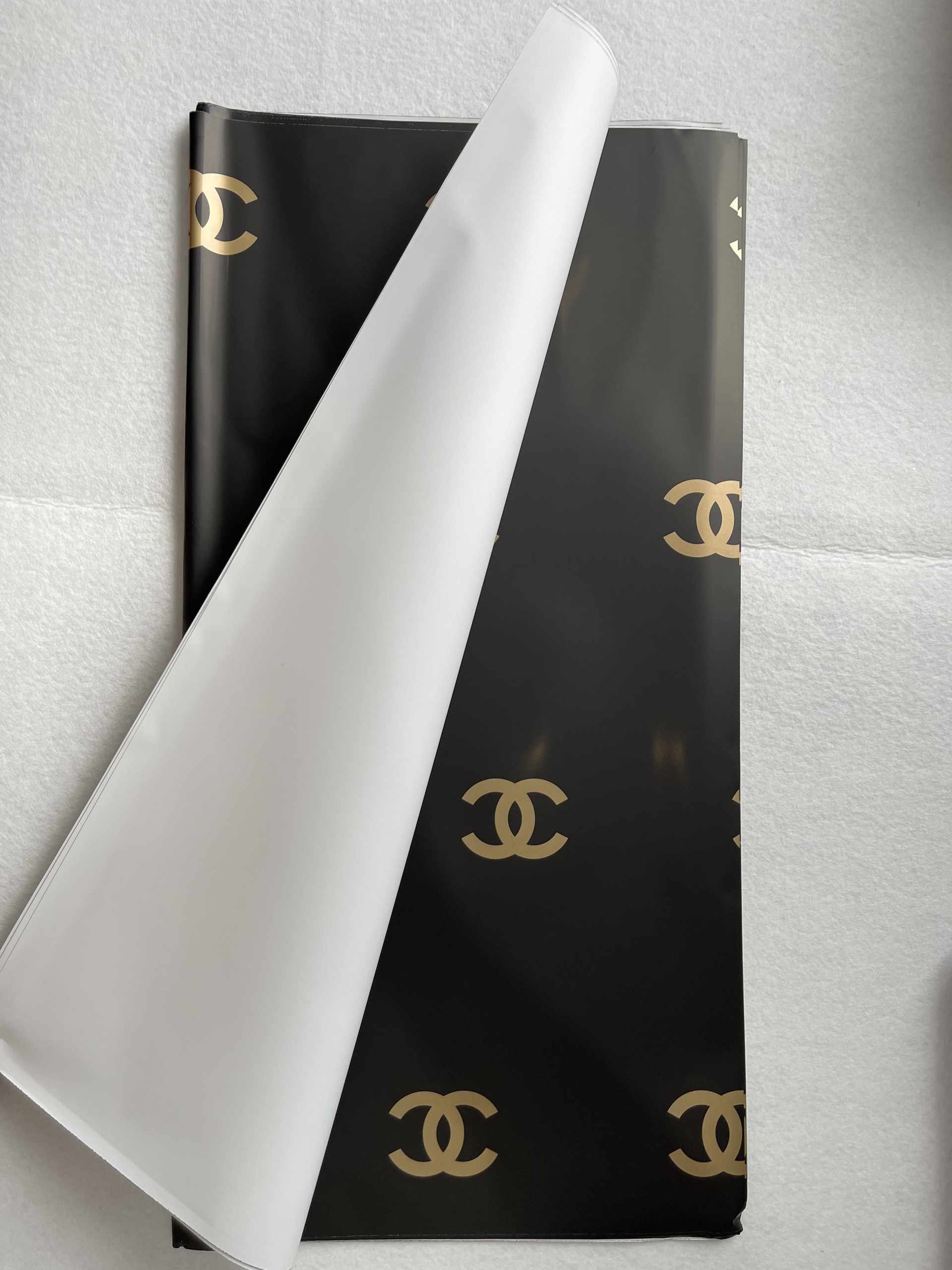 GIẤY GÓI HOA 2 MẶT LOGO CHANEL
