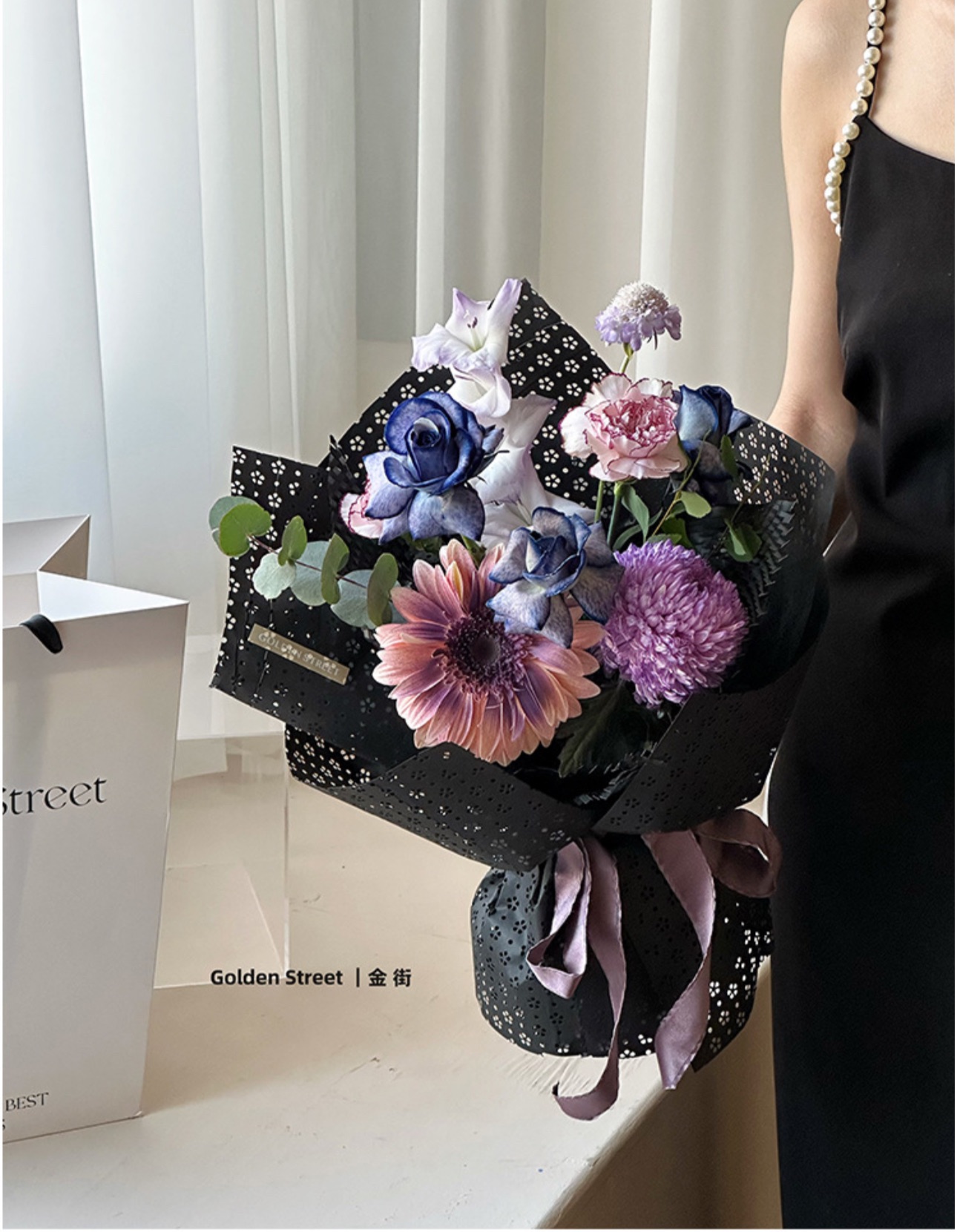 GIẦY ĐỤC LỖ BÔNG HOA