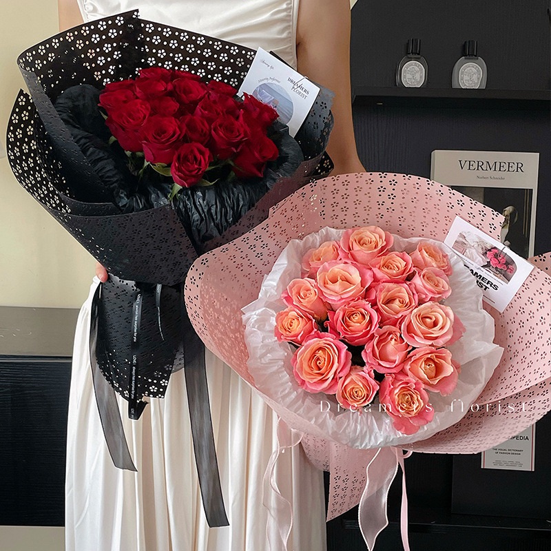 GIẦY ĐỤC LỖ BÔNG HOA