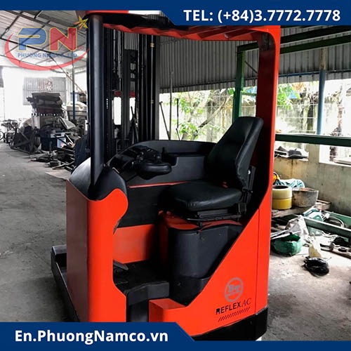 Reach Truck Rental, 1.6 Ton Sit-Drive Electric Forklift BT RRE 160E