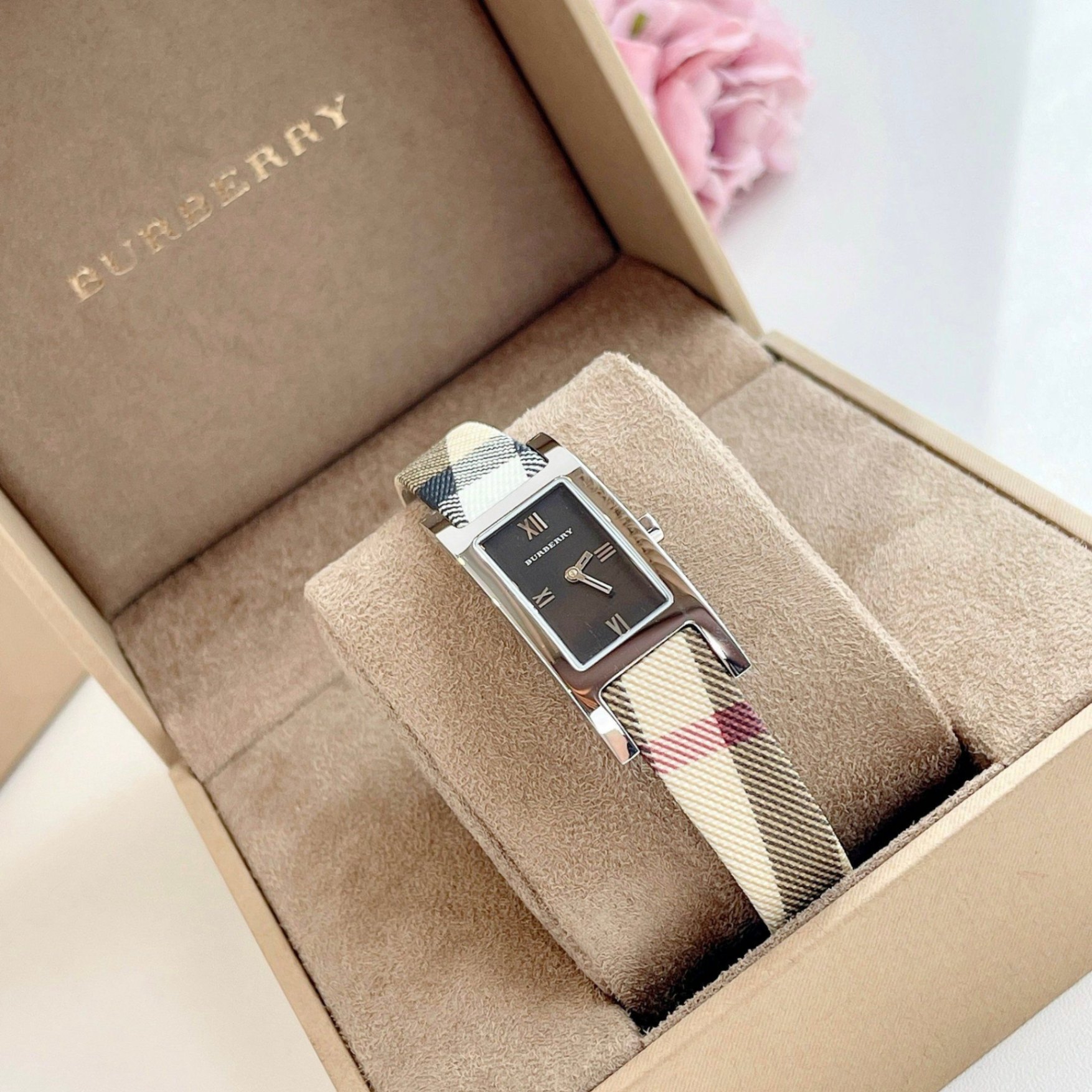 Burberry Quartz BU9509 Black Dial Stainless Steel Calfskin Heritage - Mới 99%
