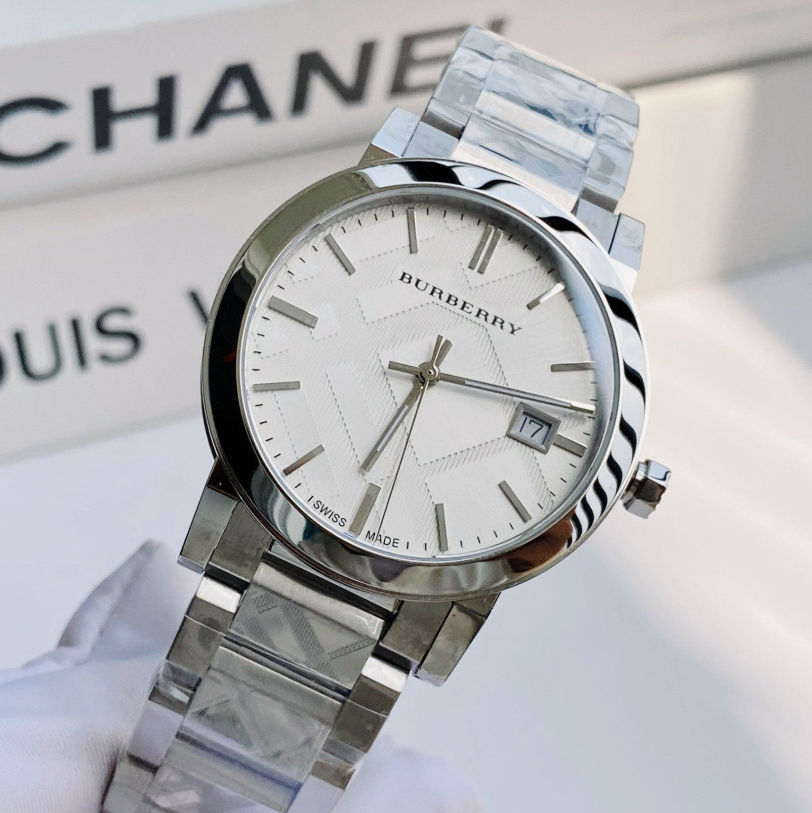 Burberry Quartz BU9037 - Đồng Hồ Nam - Chính Hãng Giá Tốt Mới 99%