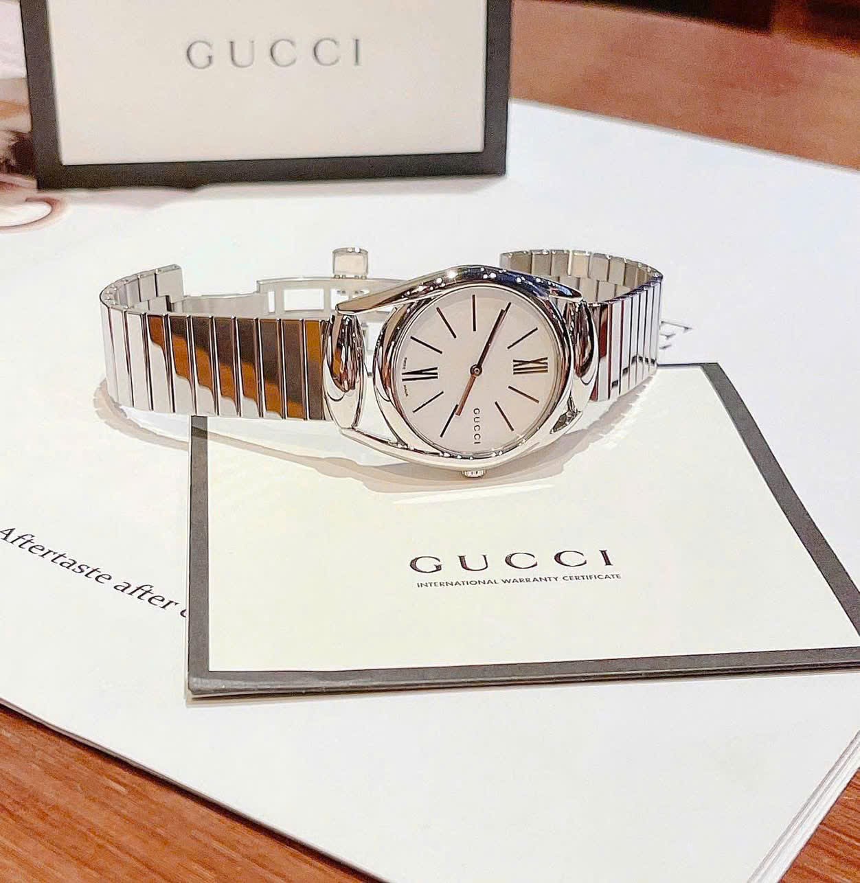 Gucci Horsebit Quartz White Dial Silver Tone Ladies Watch YA140405